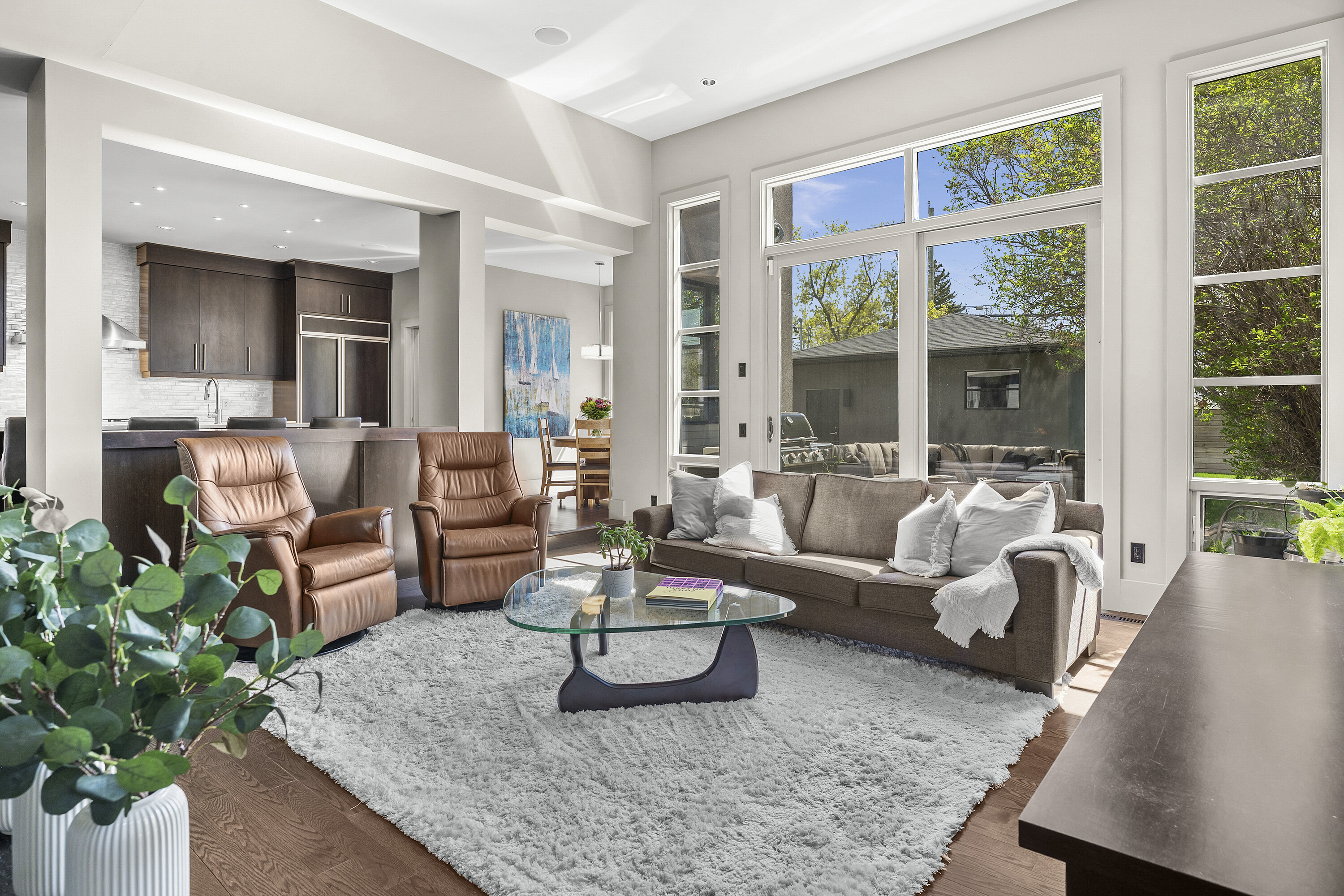  West Hillhurst on Large Lot - 物件實景