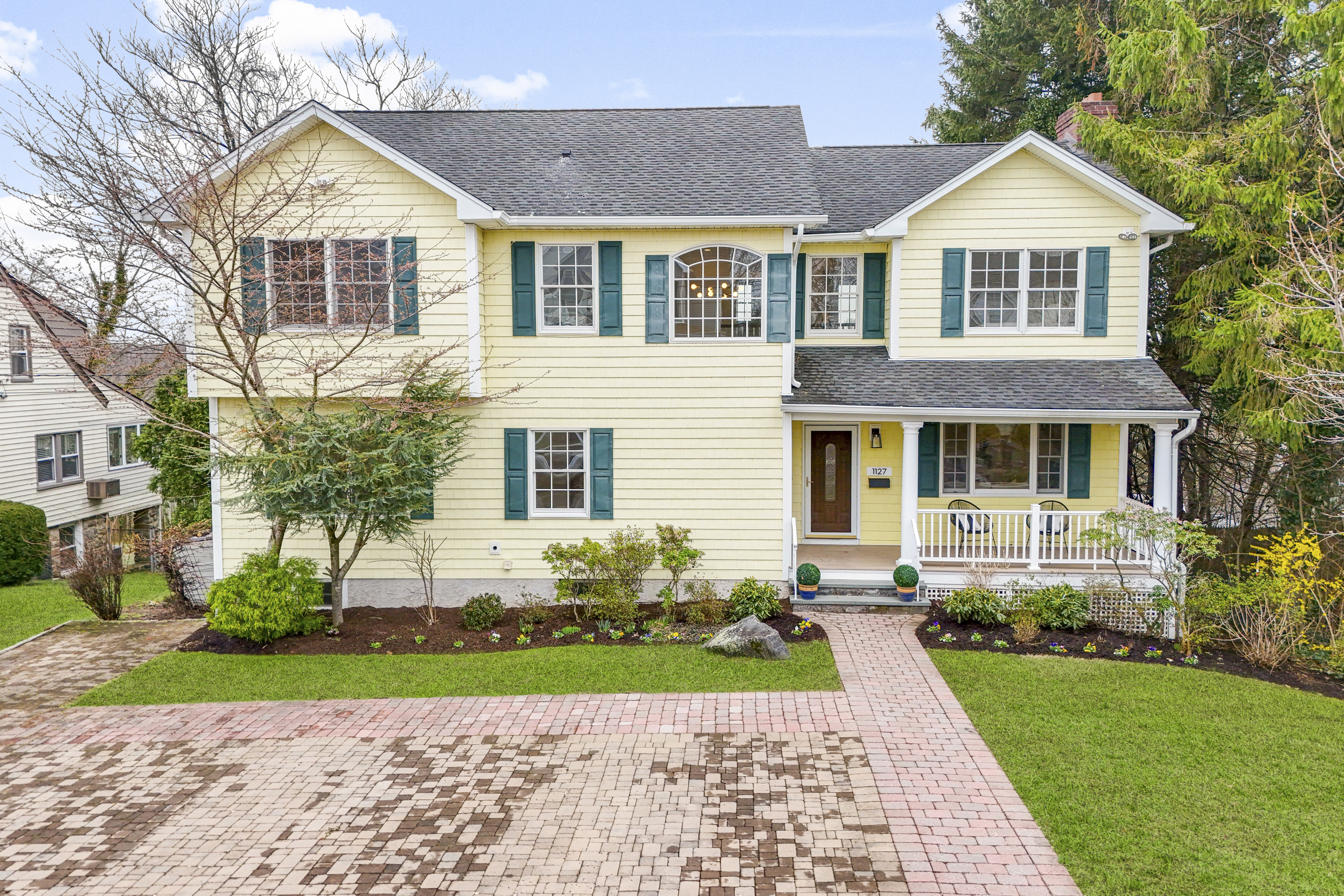  Beautifully Appointed Rye Neck Colonial - 物件實景