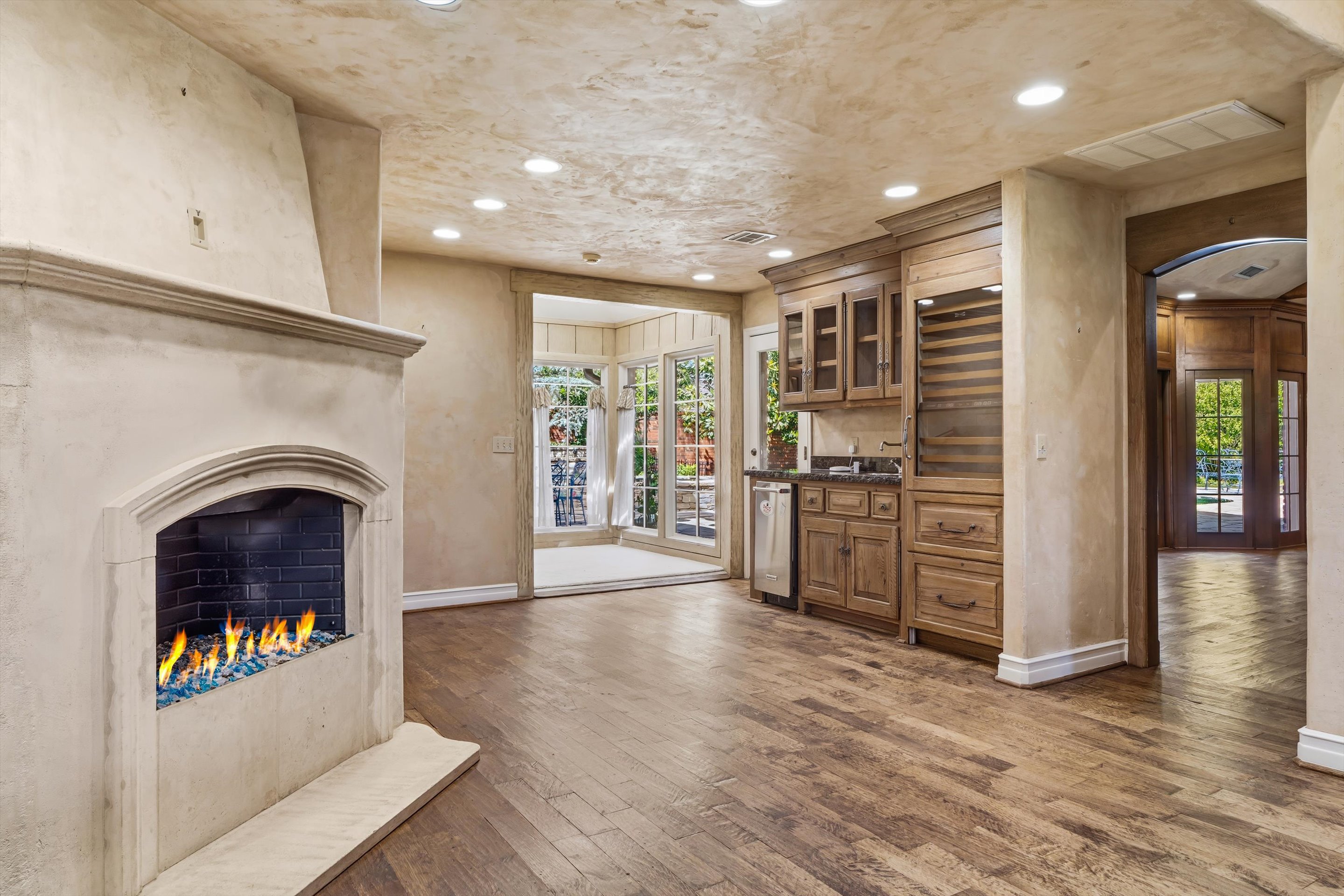  1603 Dorchester Drive, Nichols Hills, OK 73120 - 物件實景