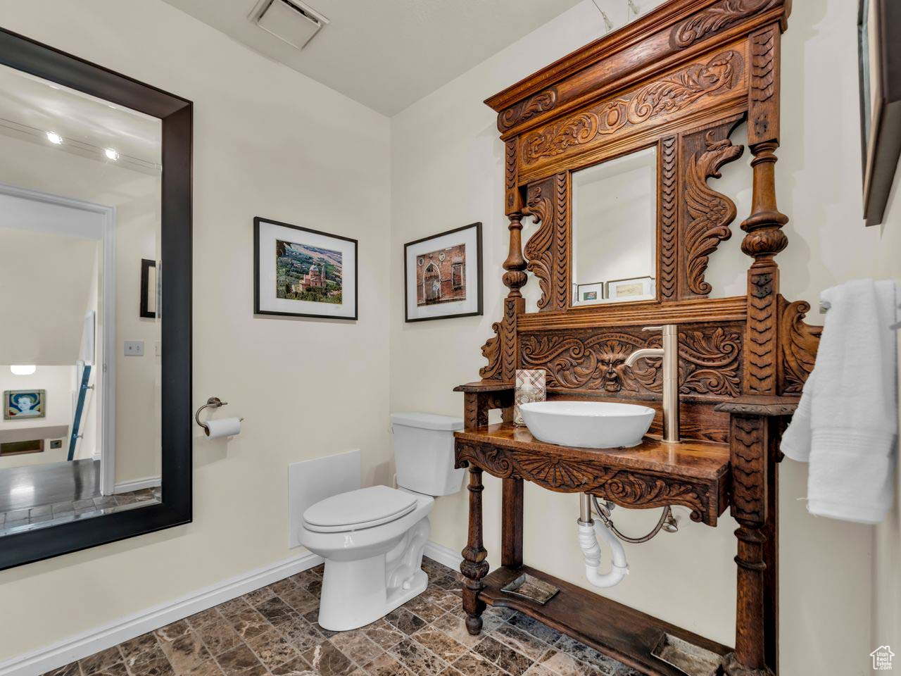 Salt Lake City, Utah, 84103, United States, 3 Bedrooms Bedrooms, ,3 BathroomsBathrooms,Residential,For Sale,1794274