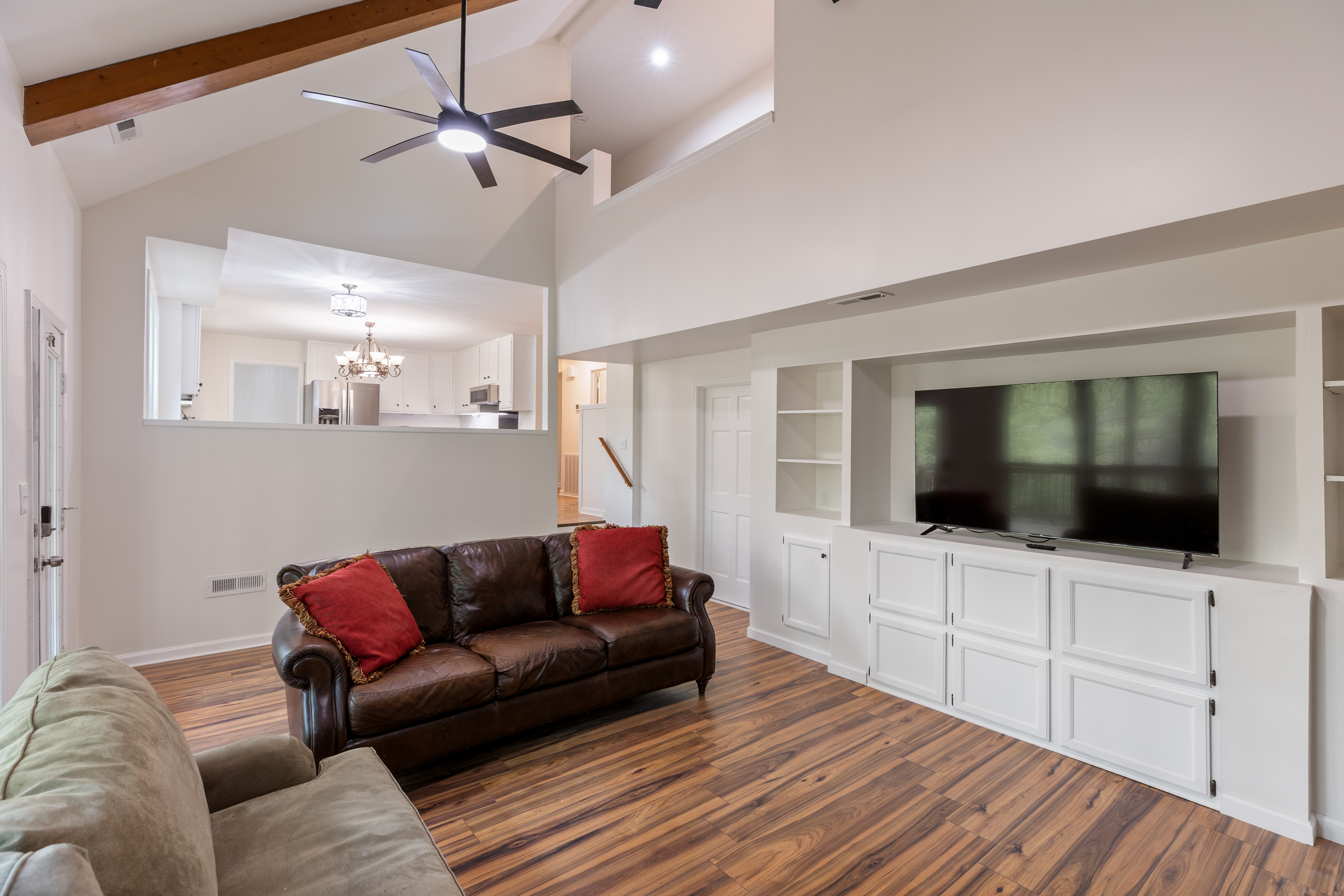 2129 Black Oak Drive - 物件實景