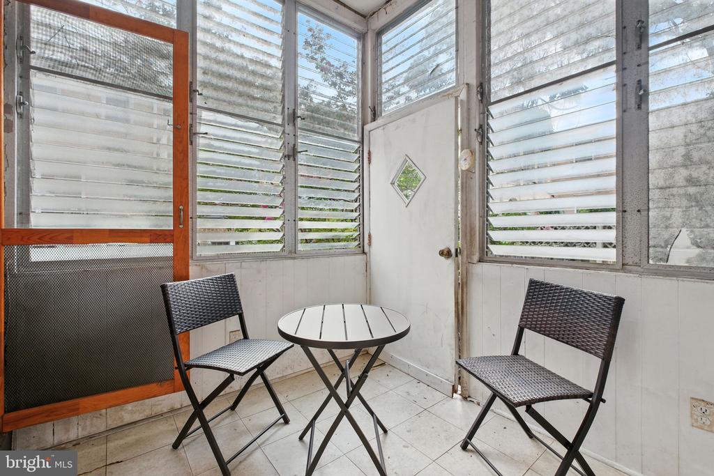 Washington, District of Columbia, 20003, United States, 3 Bedrooms Bedrooms, ,1 BathroomBathrooms,Residential,For Sale,1944860