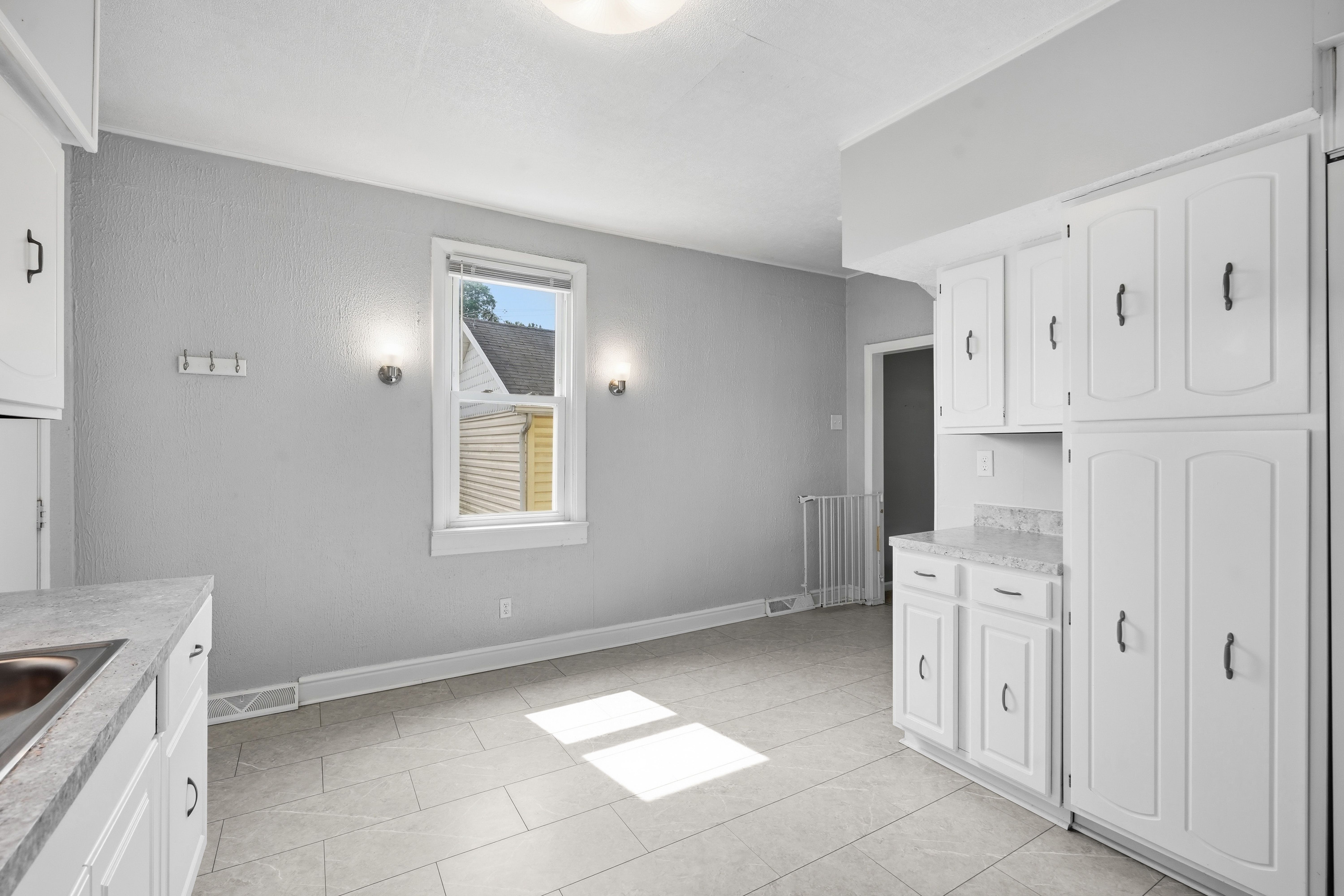  636 1/2 Fifth Avenue, Coraopolis, PA 15108 - 物件實景