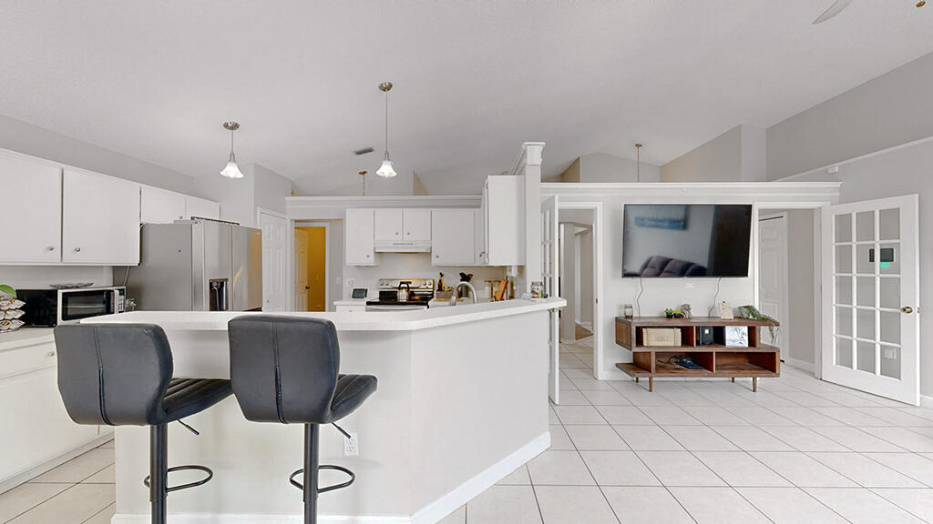 3329 Lake View Circle, Melbourne, Florida, 32934, United States, 4 Bedrooms Bedrooms, ,3 BathroomsBathrooms,Residential,For Sale,3329 Lake View Circle,1482644