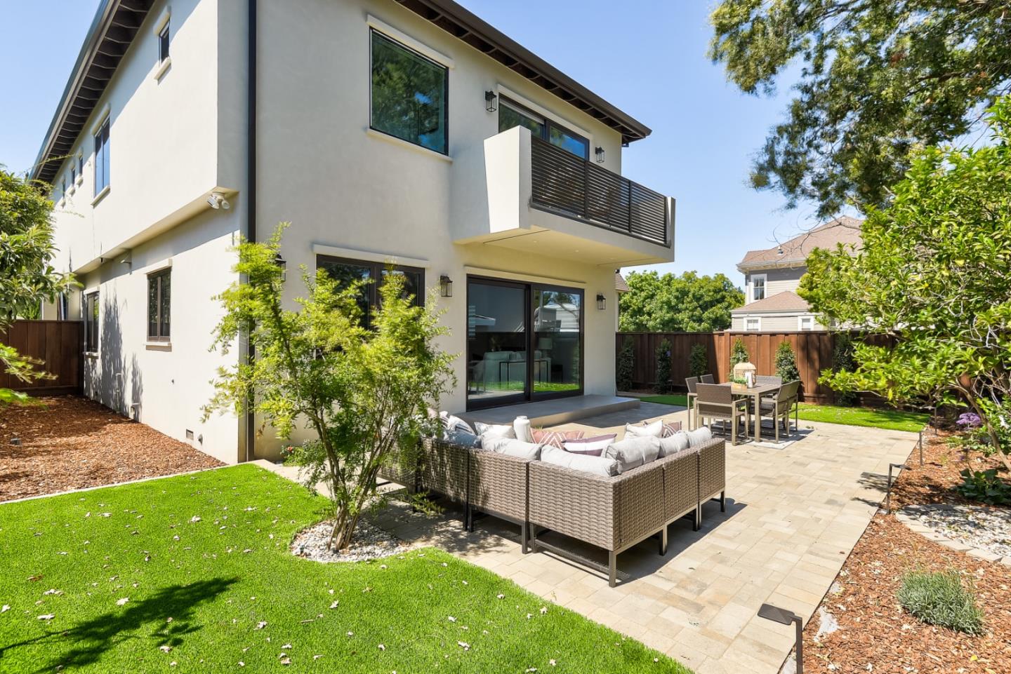 Menlo Park, California, 94025, United States, 5 Bedrooms Bedrooms, ,6 BathroomsBathrooms,Residential,For Sale,1927394