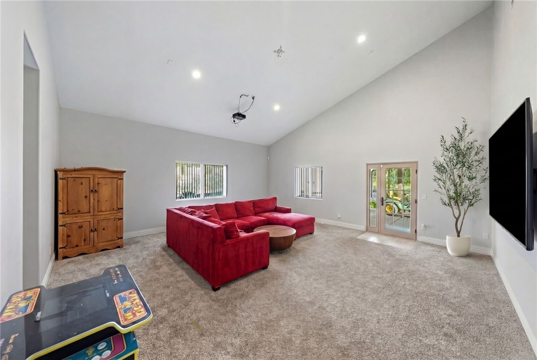 Temecula, California, 92592, United States, 5 Bedrooms Bedrooms, ,4 BathroomsBathrooms,Residential,For Sale,2021827