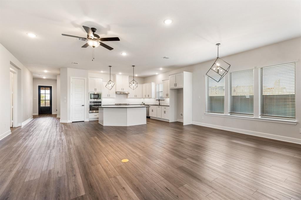 Mansfield, Texas, 76063, United States, 3 Bedrooms Bedrooms, ,2 BathroomsBathrooms,Residential,For Sale,1883184