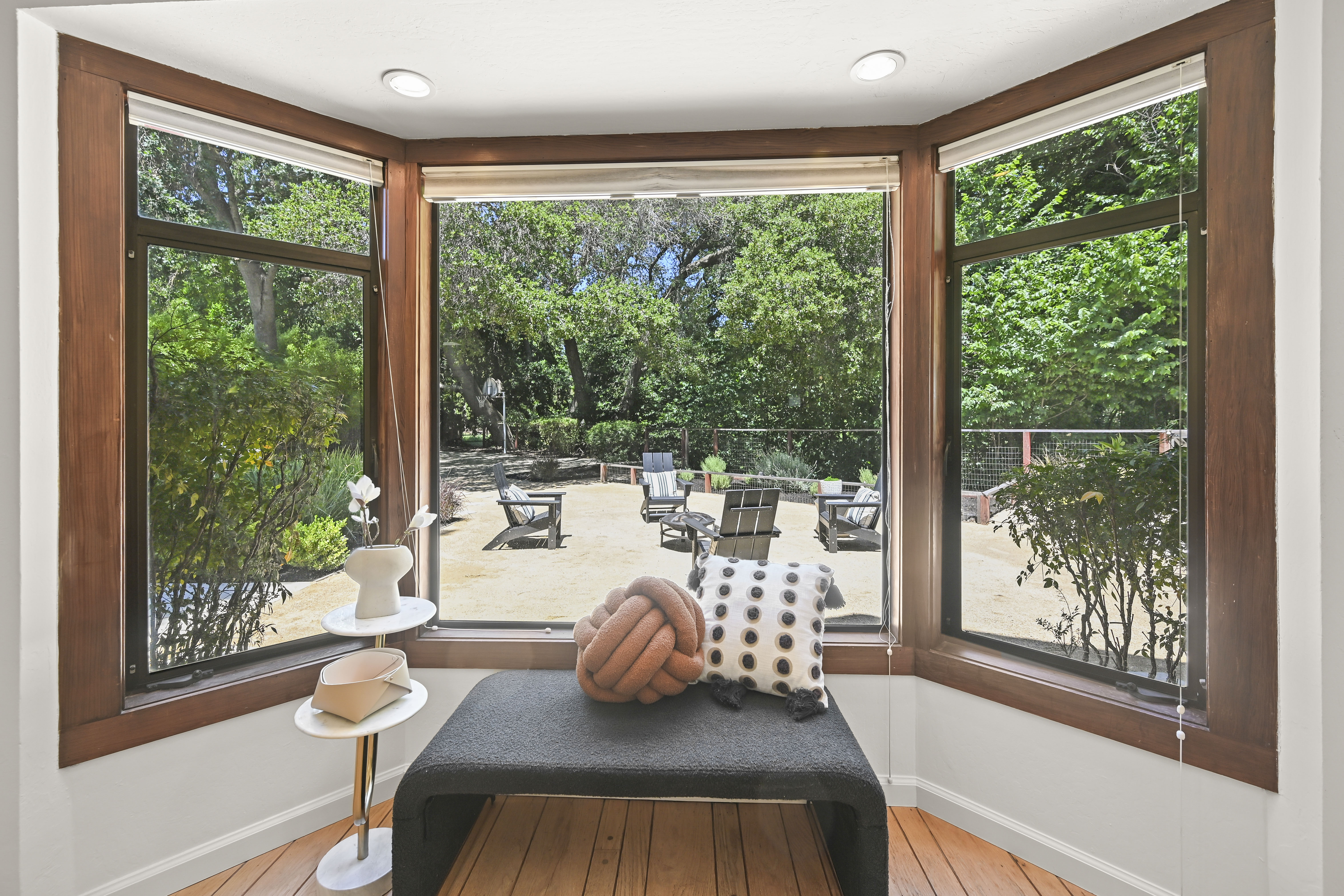  Exceptional Creekside Home in Desirable Saranap - 物件實景