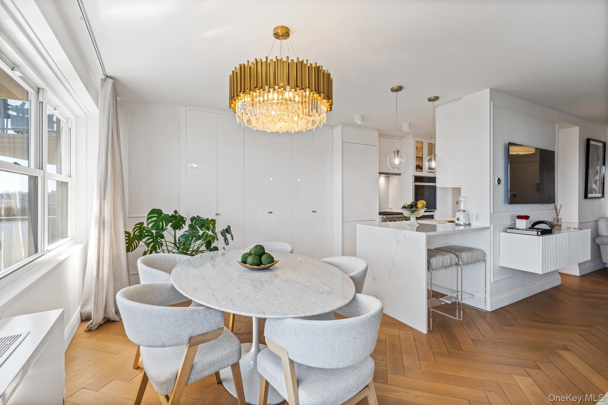 Bayside, New York, 11360, United States, 3 Bedrooms Bedrooms, ,2 BathroomsBathrooms,Residential,For Sale,2048394