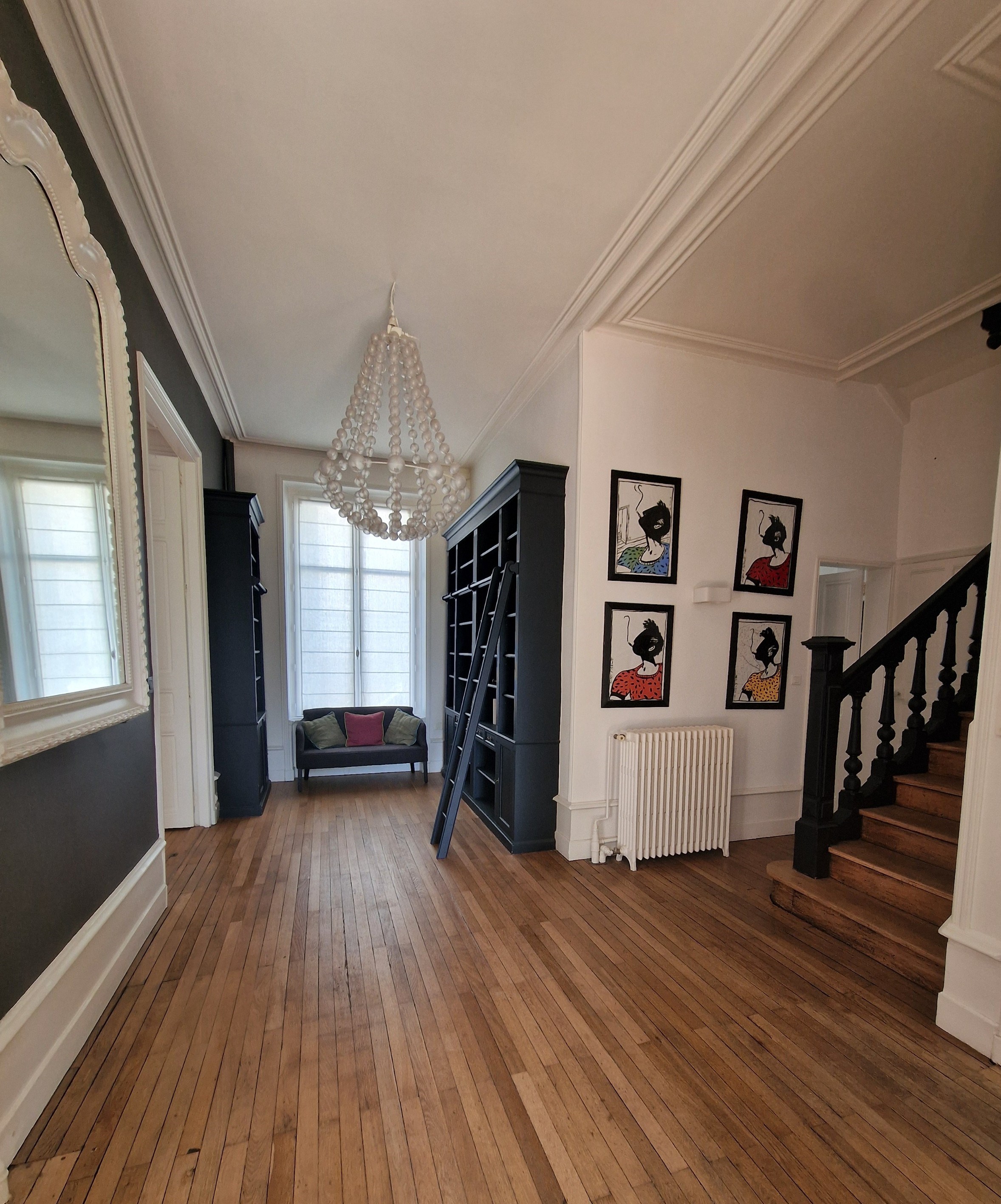  Set within a private cul-de-sac, a 380 sqm townhouse with ancillary buildings - 物件實景
