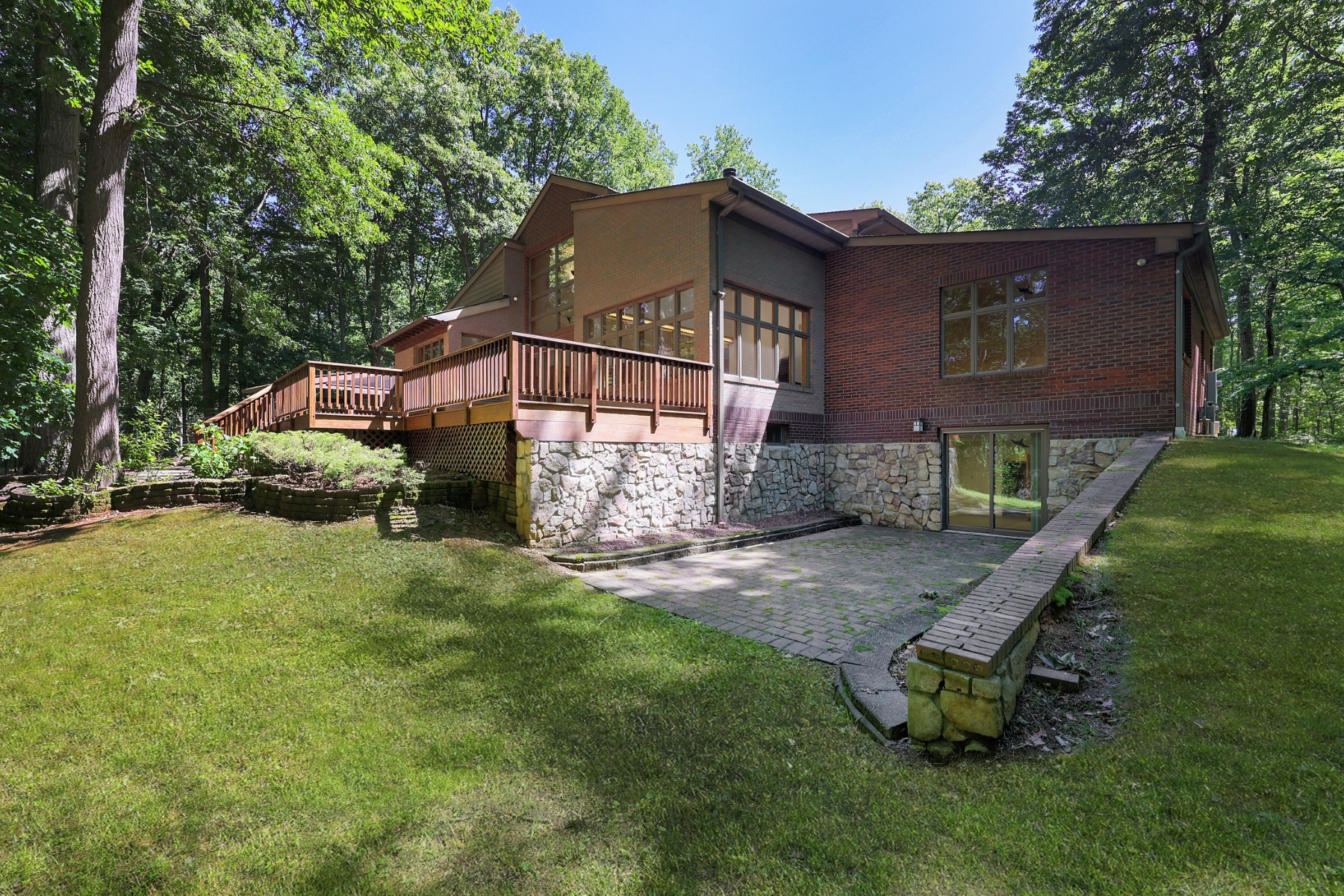  Custom Home Offers Space Versatility and Refined Comfort - 物件實景
