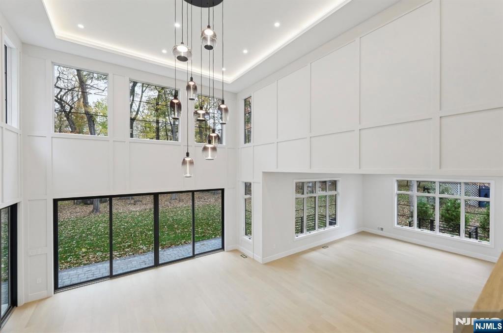 Haworth, New Jersey, 07641, United States, 6 Bedrooms Bedrooms, ,7 BathroomsBathrooms,Residential,For Sale,1989640