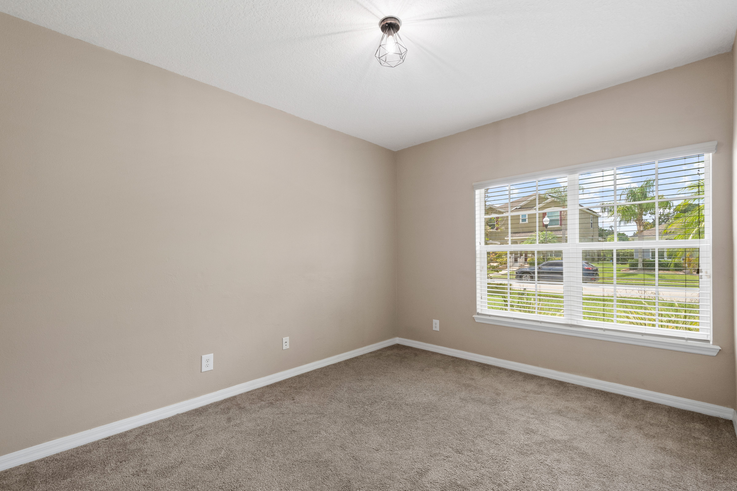 Winter Garden, Florida, 34787, United States, 5 Bedrooms Bedrooms, ,3 BathroomsBathrooms,Residential,For Sale,1935885
