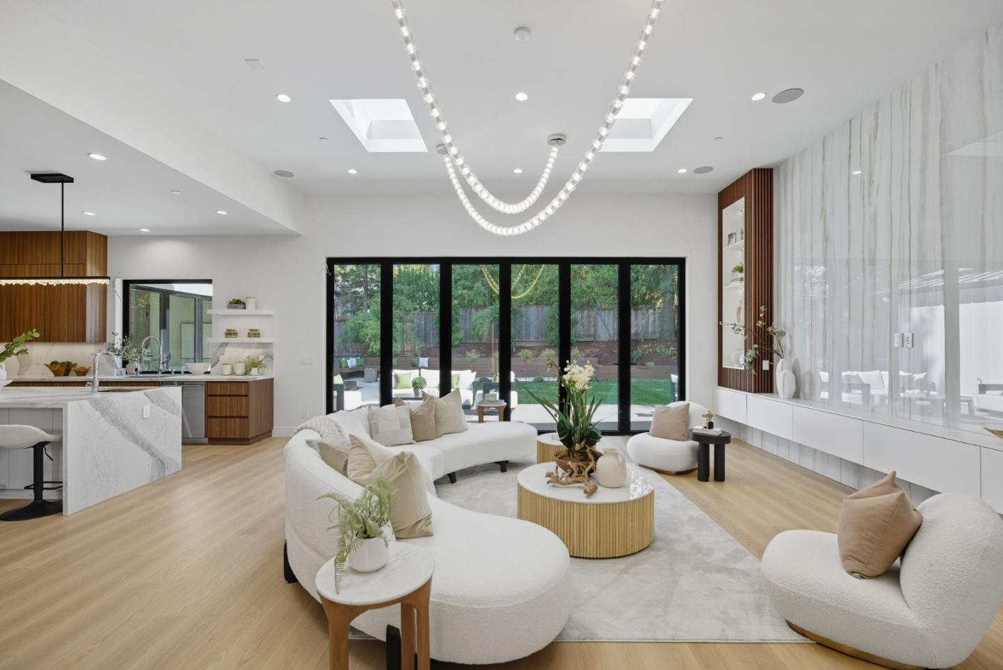 Menlo Park, California, 94025, United States, 6 Bedrooms Bedrooms, ,7 BathroomsBathrooms,Residential,For Sale,1947482