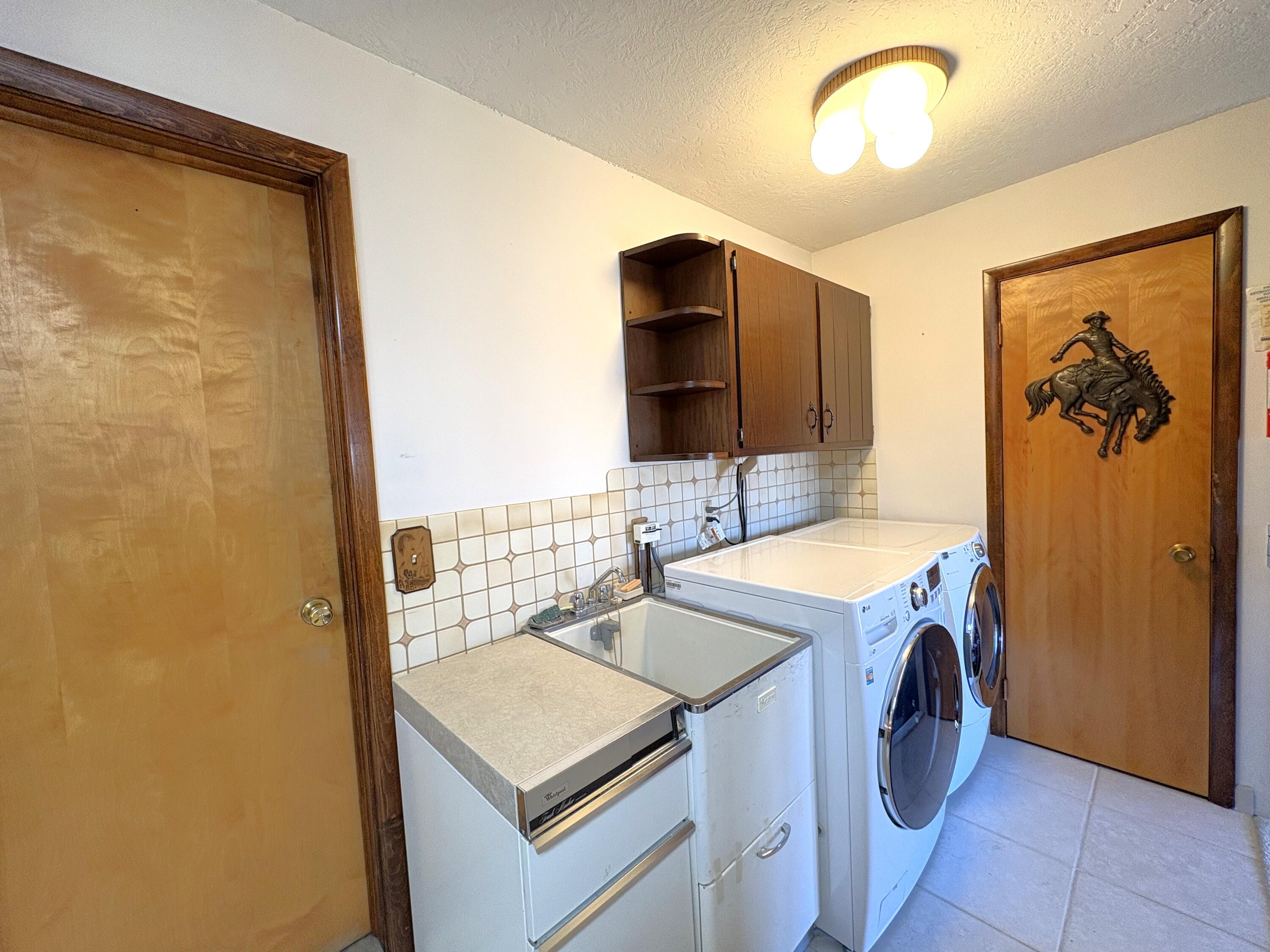 Buffalo, Wyoming, 82834, United States, 4 Bedrooms Bedrooms, ,3 BathroomsBathrooms,Residential,For Sale,2000125