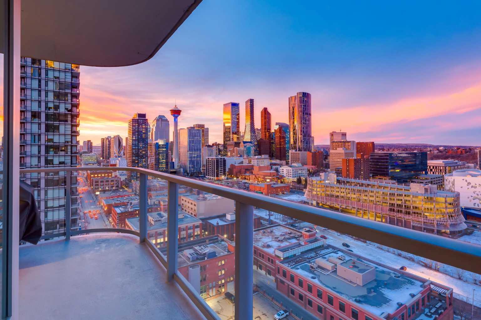 CALGARY, Alberta, T2G 0C7, CA, 2 Bedrooms Bedrooms, ,3 BathroomsBathrooms,Residential,For Sale,1837993