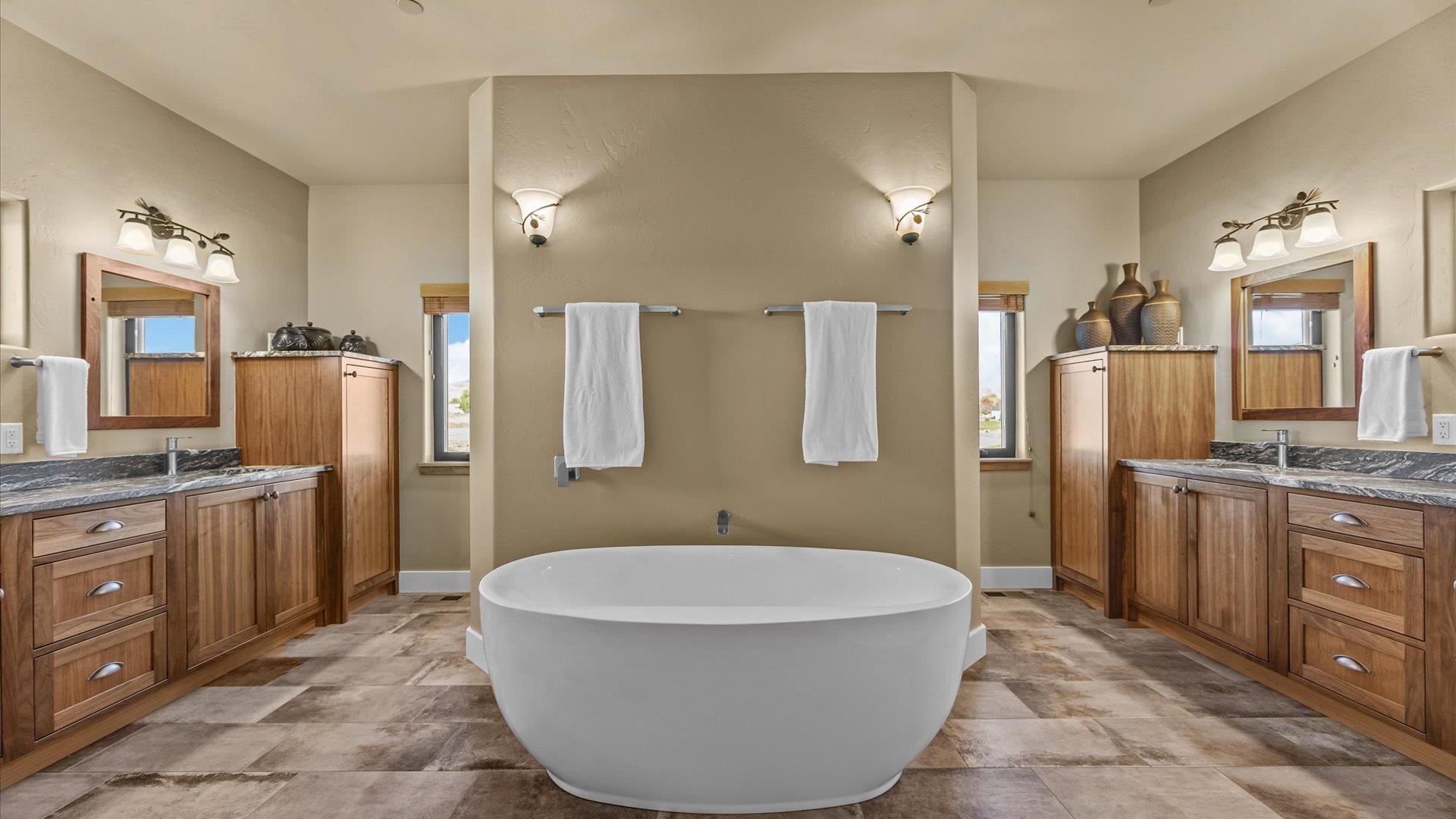 Grand Junction, Colorado, 81505, United States, 3 Bedrooms Bedrooms, ,3 BathroomsBathrooms,Residential,For Sale,2003382