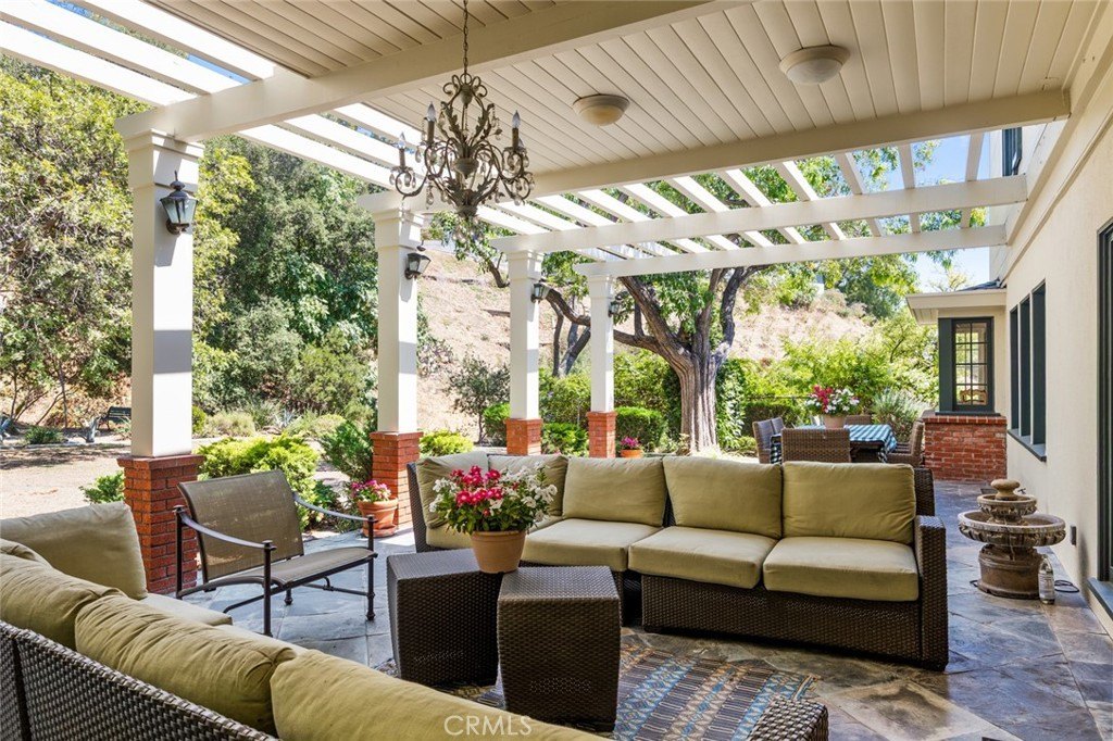 Glendale, California, 91207, United States, 4 Bedrooms Bedrooms, ,3 BathroomsBathrooms,Residential,For Sale,1910492
