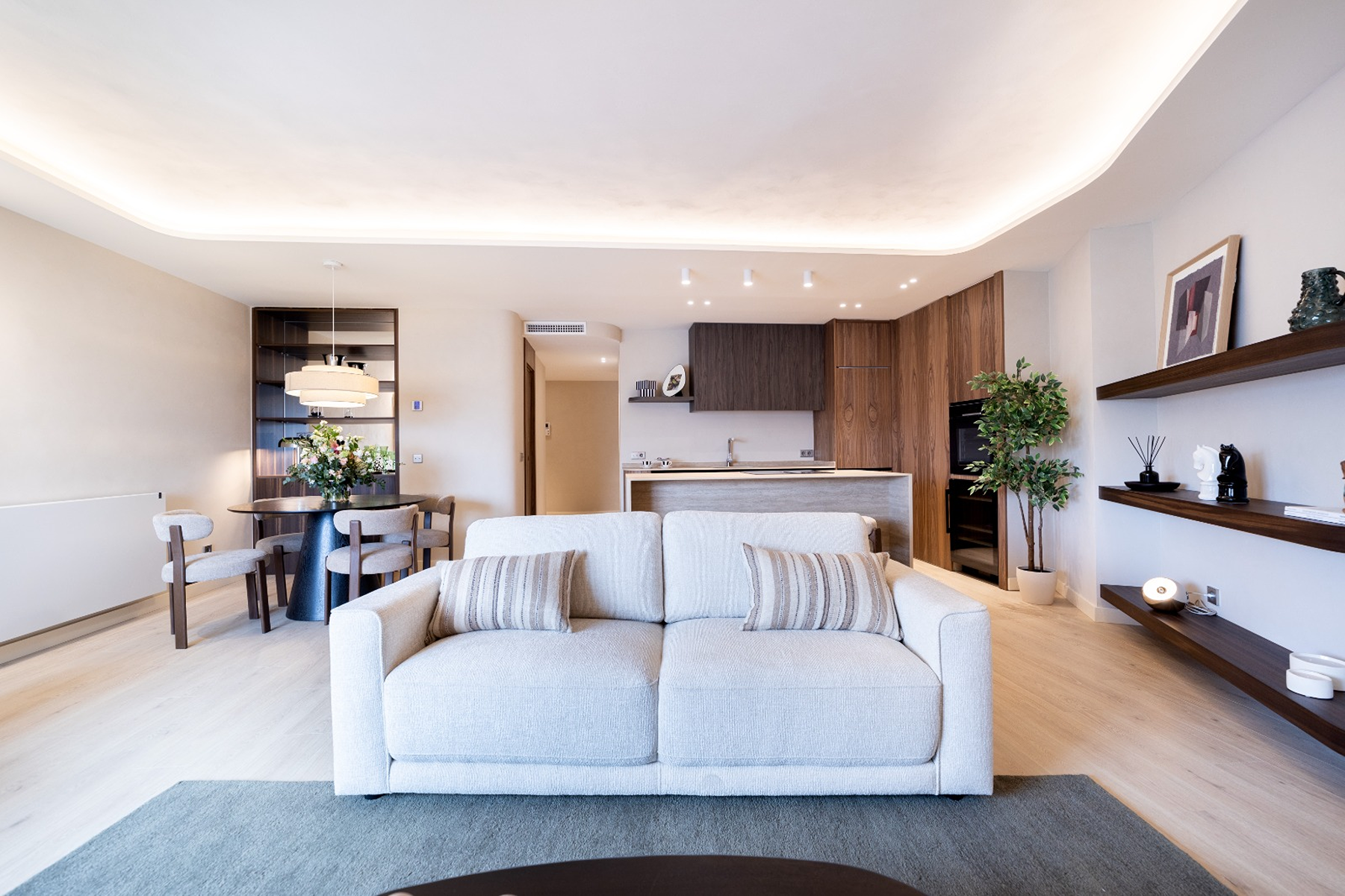  Newly renovated flat, 7th floor exterior, south-facing - 物件實景