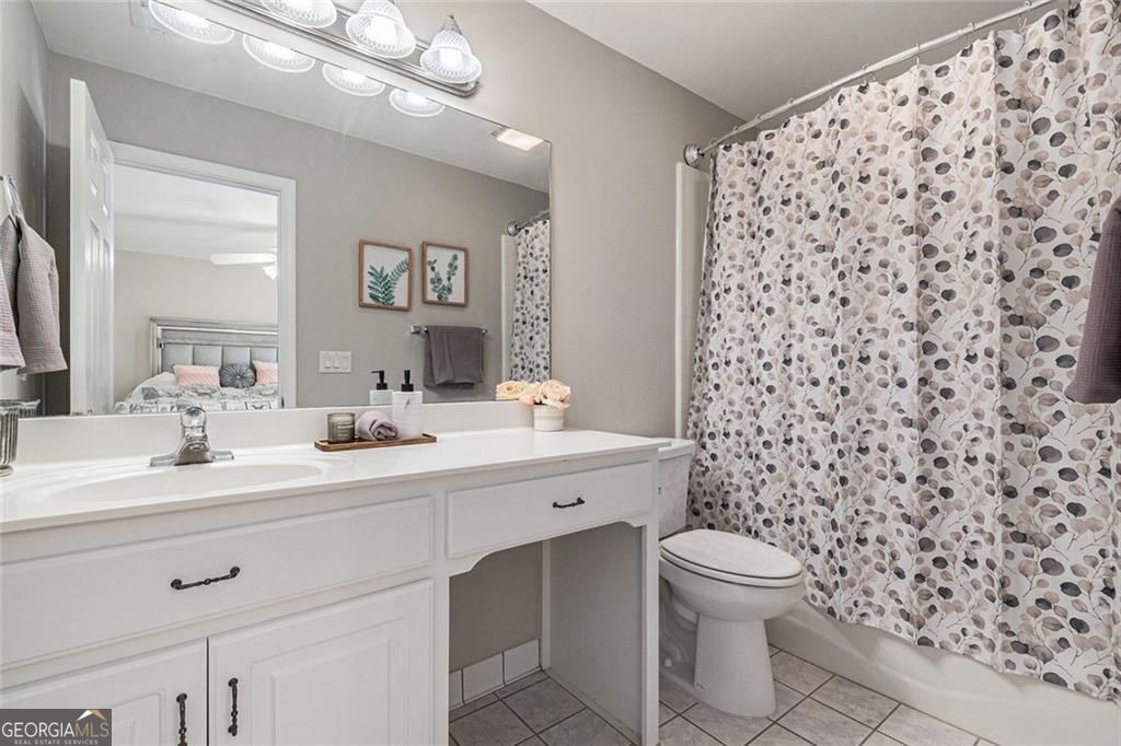 FLOWERY BRANCH, Georgia, 30542, United States, 5 Bedrooms Bedrooms, ,5 BathroomsBathrooms,Residential,For Sale,1894604