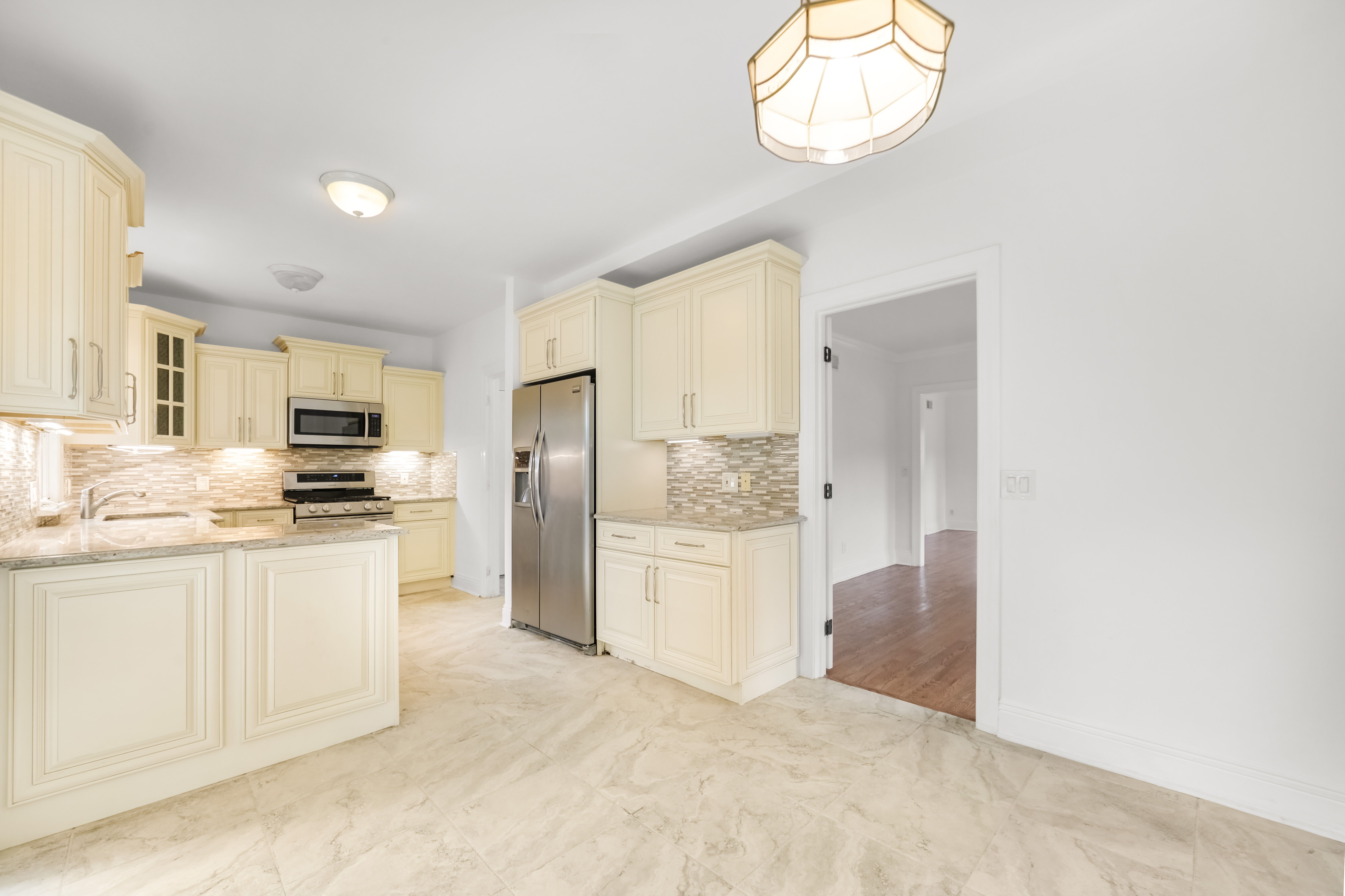 Fort Lee, New Jersey, 07024, United States, 5 Bedrooms Bedrooms, ,4 BathroomsBathrooms,Residential,For Sale,1981309