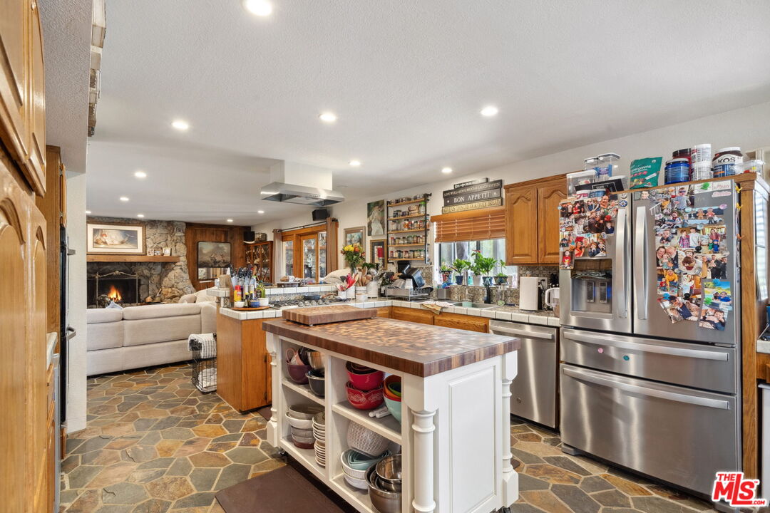 Calabasas, California, 91302, United States, 4 Bedrooms Bedrooms, ,3 BathroomsBathrooms,Residential,For Sale,1708601