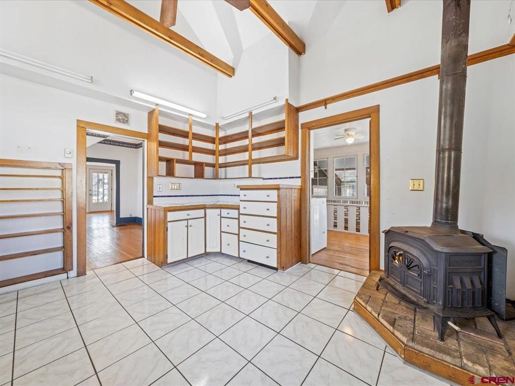 Montrose, Colorado, 81401, United States, 5 Bedrooms Bedrooms, ,1 BathroomBathrooms,Residential,For Sale,1994481