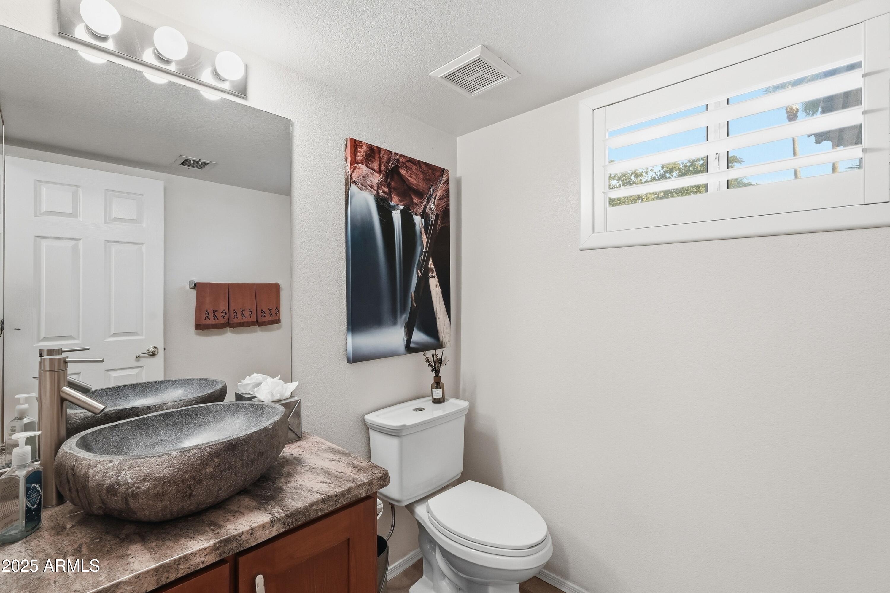 Phoenix, Arizona, 85044, United States, 4 Bedrooms Bedrooms, ,3 BathroomsBathrooms,Residential,For Sale,1993107