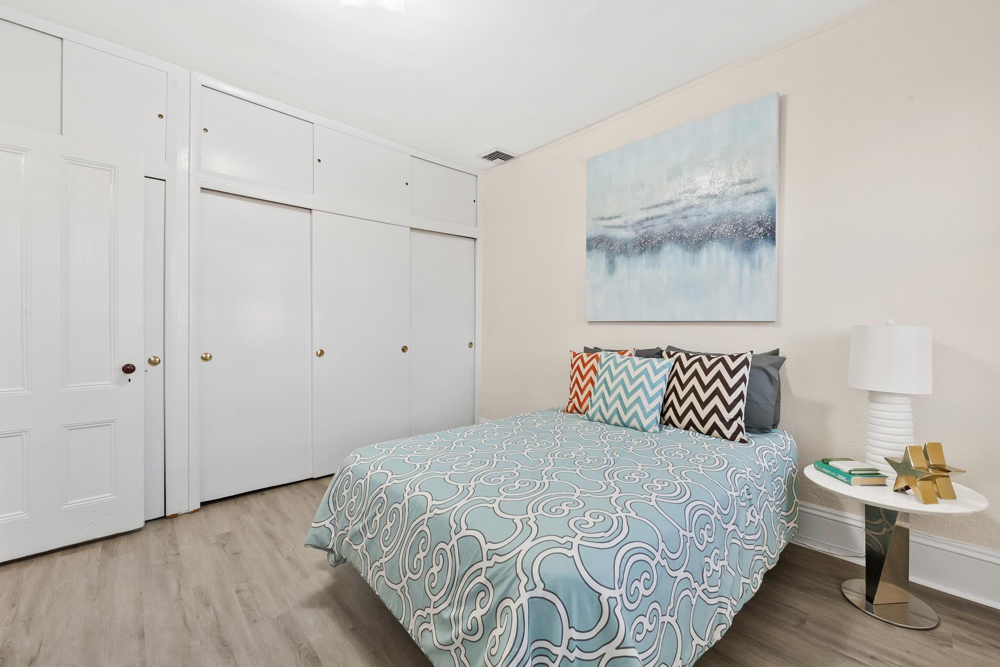 Union City, New Jersey, 07087, United States, 3 Bedrooms Bedrooms, ,2 BathroomsBathrooms,Residential,For Sale,2002067