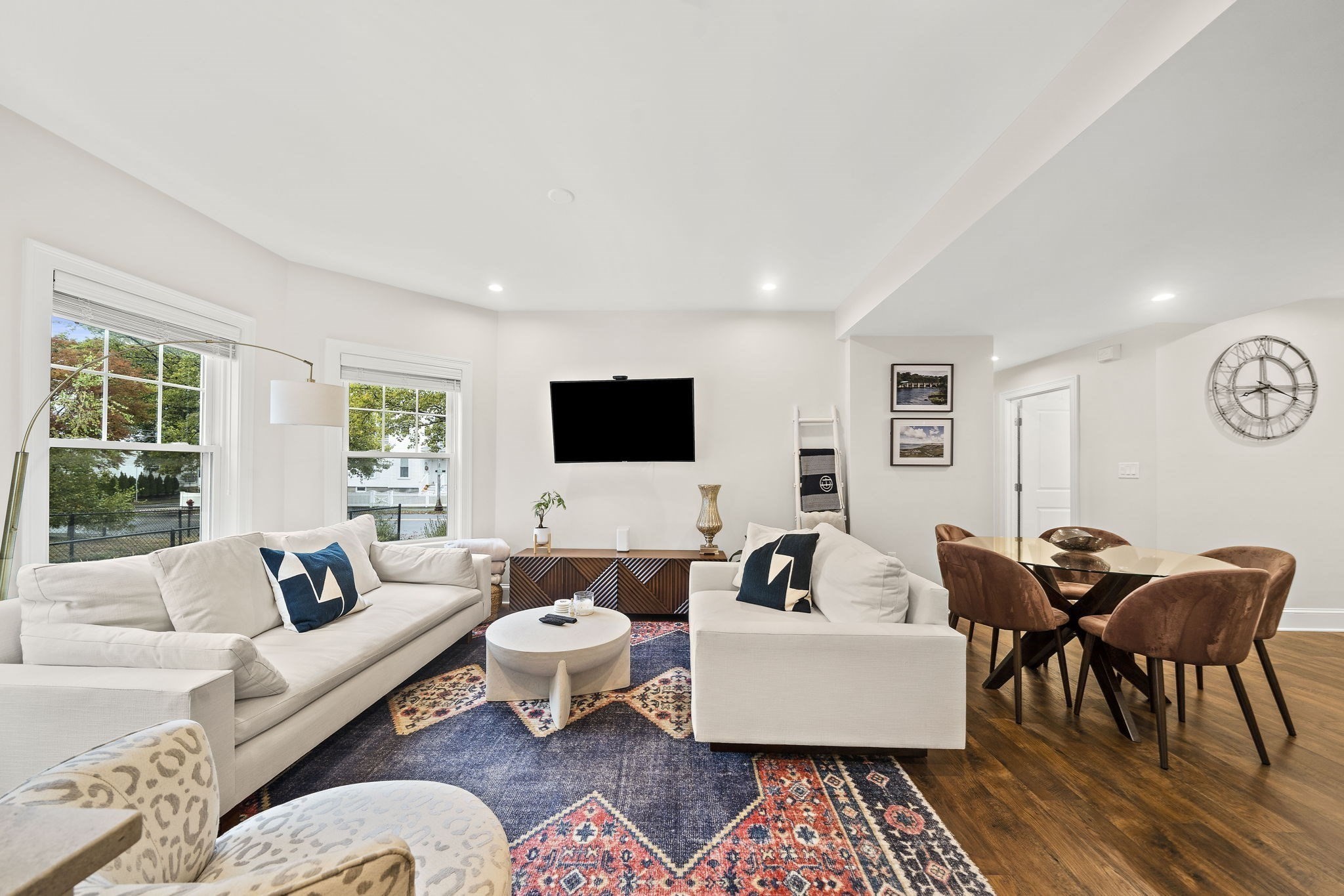 Wakefield, Massachusetts, 01880, United States, 3 Bedrooms Bedrooms, ,2 BathroomsBathrooms,Residential,For Sale,1982541