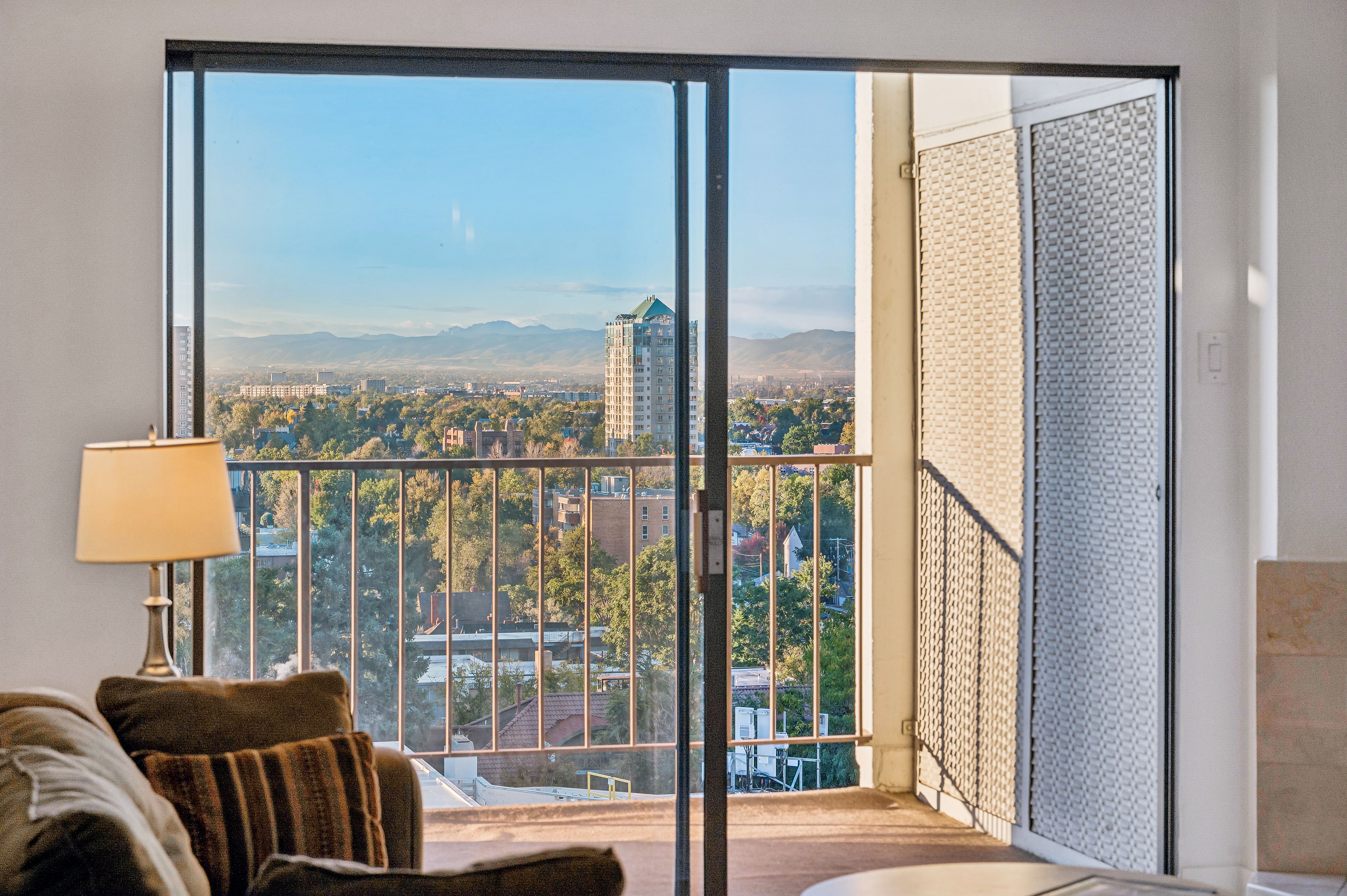  Stunning Mountain Views, Prime Loation & Unmatched Amenities - 物件實景