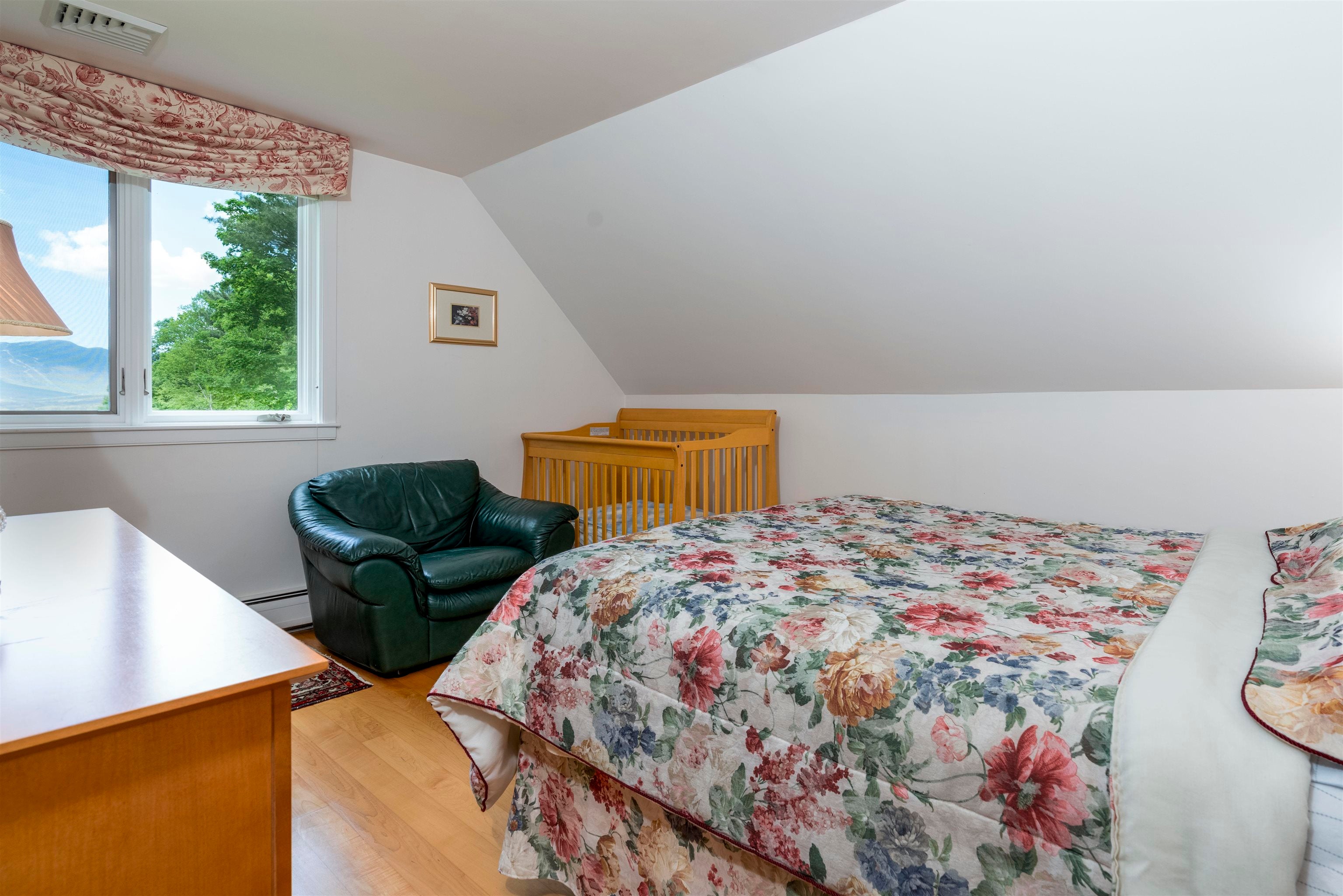 Stowe, Vermont, 05672, United States, 4 Bedrooms Bedrooms, ,2 BathroomsBathrooms,Residential,For Sale,1846681