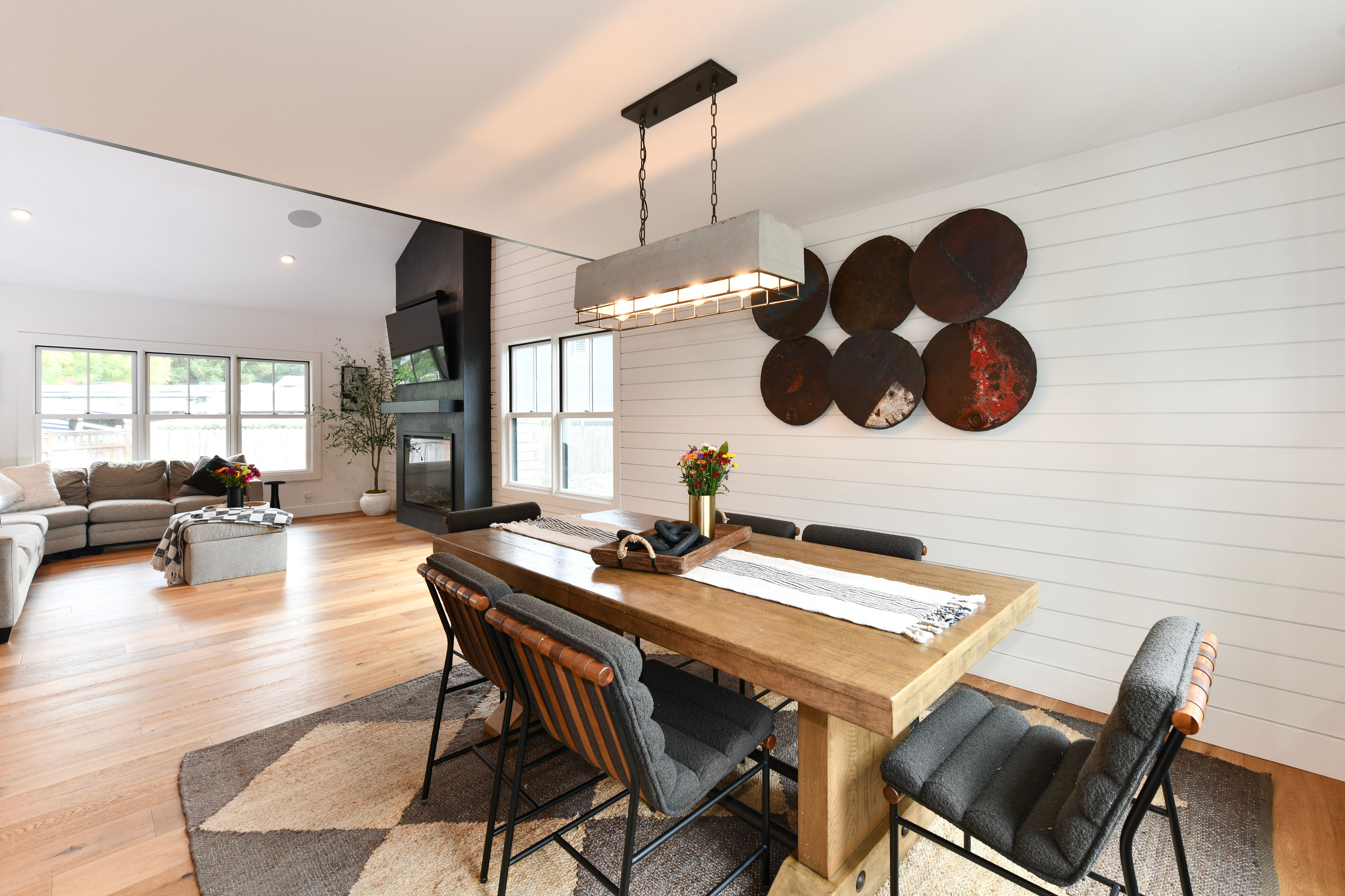  Modern Farm-Style Browns Valley Home - 物件實景