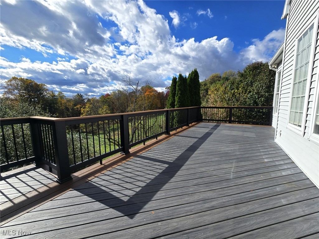 Vienna, West Virginia, 26105, United States, 4 Bedrooms Bedrooms, ,5 BathroomsBathrooms,Residential,For Sale,1987496