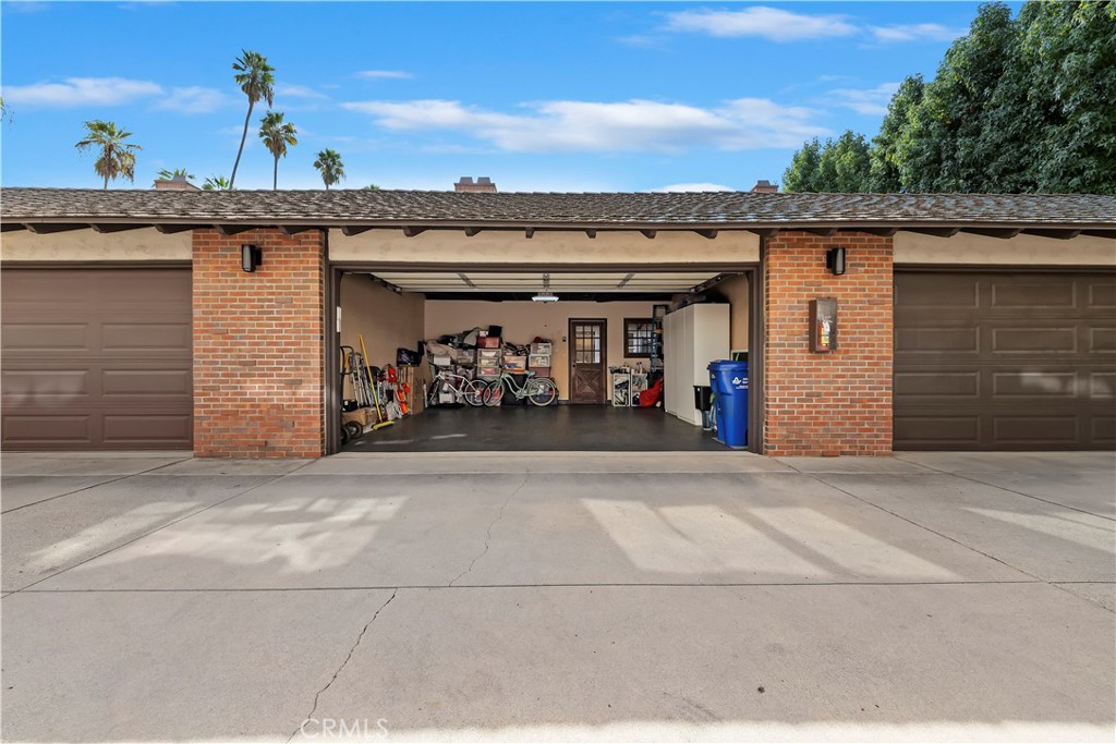 Sierra Madre, California, 91024, United States, 2 Bedrooms Bedrooms, ,3 BathroomsBathrooms,Residential,For Sale,1992859