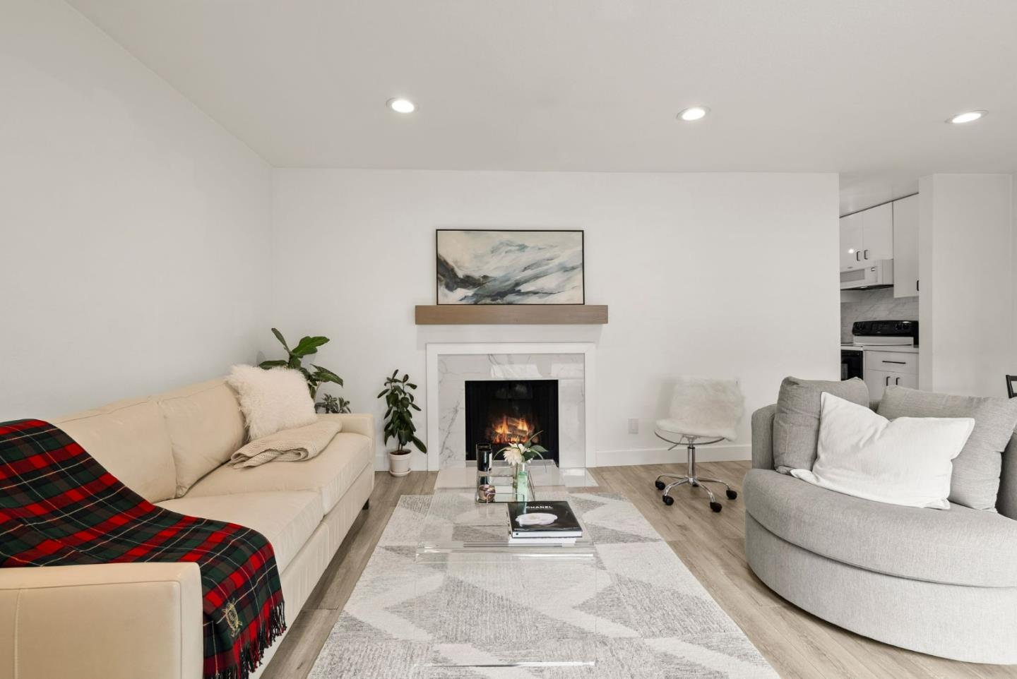 San Mateo, California, 94403, United States, 2 Bedrooms Bedrooms, ,1 BathroomBathrooms,Residential,For Sale,1947127