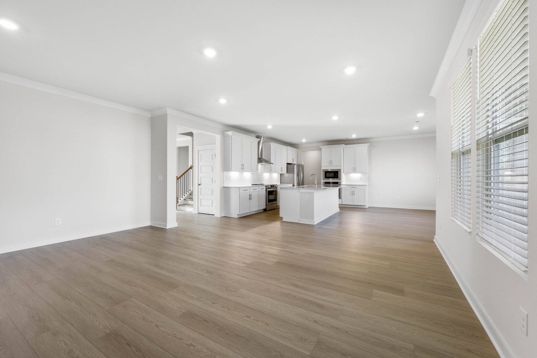 Clarksville, Tennessee, 37043, United States, 5 Bedrooms Bedrooms, ,5 BathroomsBathrooms,Residential,For Sale,1976524