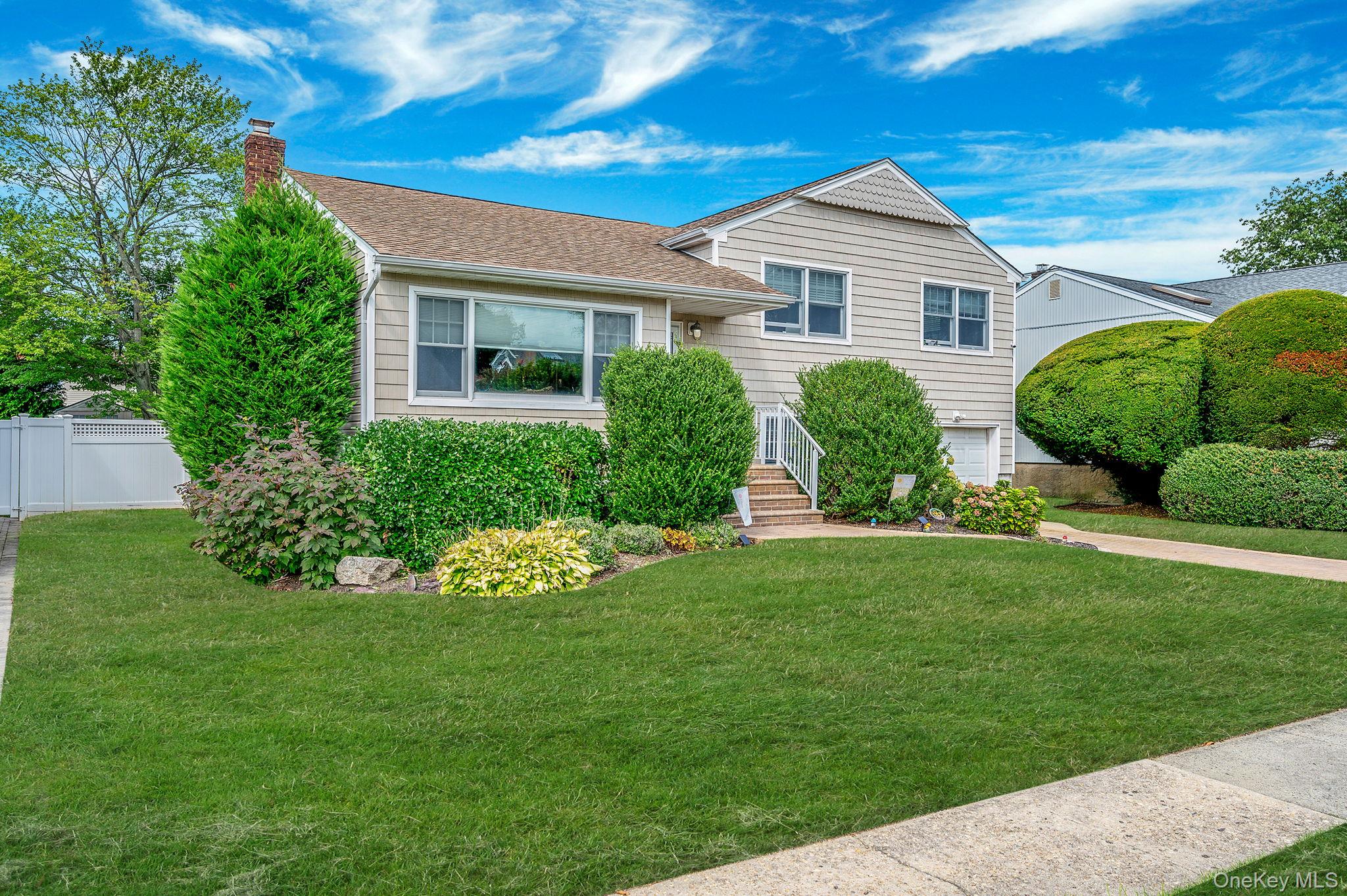 East Meadow, New York, 11554, United States, 3 Bedrooms Bedrooms, ,3 BathroomsBathrooms,Residential,For Sale,1939671