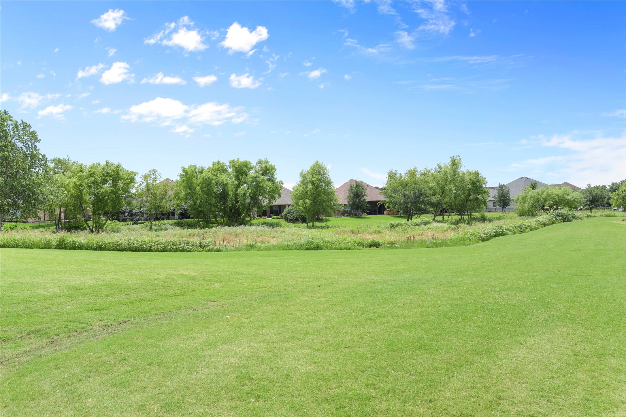 Denton, Texas, 76207, United States, 2 Bedrooms Bedrooms, ,3 BathroomsBathrooms,Residential,For Sale,1837650