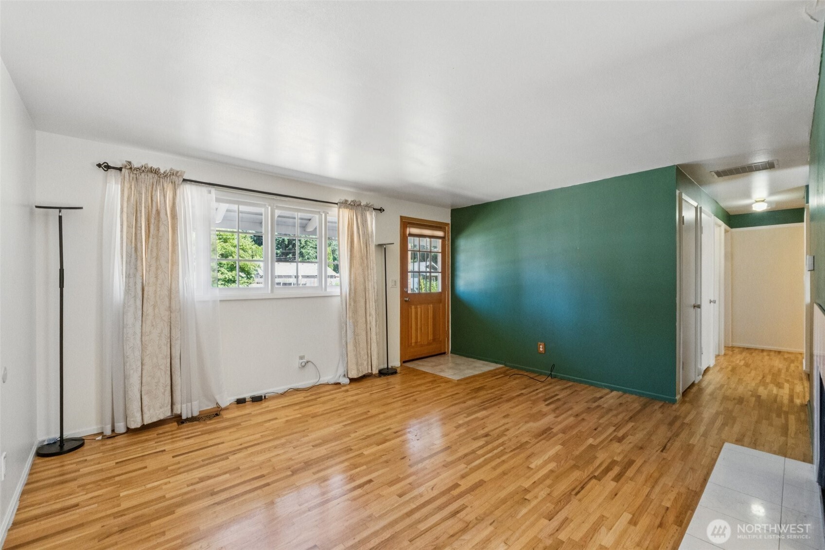 Lynnwood, Washington, 98037, United States, 4 Bedrooms Bedrooms, ,2 BathroomsBathrooms,Residential,For Sale,1904823