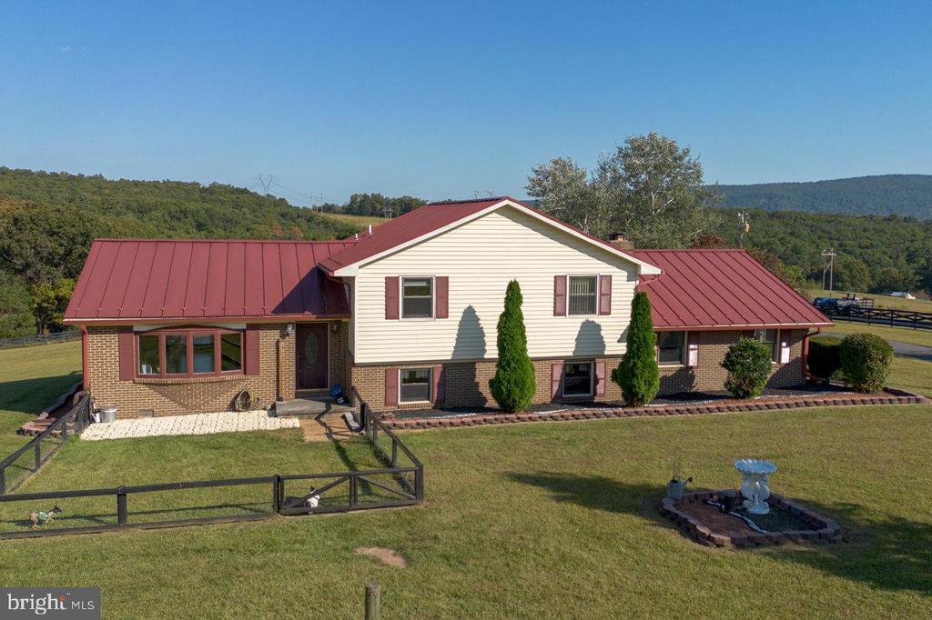 Gore, Virginia, 22637, United States, 4 Bedrooms Bedrooms, ,3 BathroomsBathrooms,Residential,For Sale,1949444