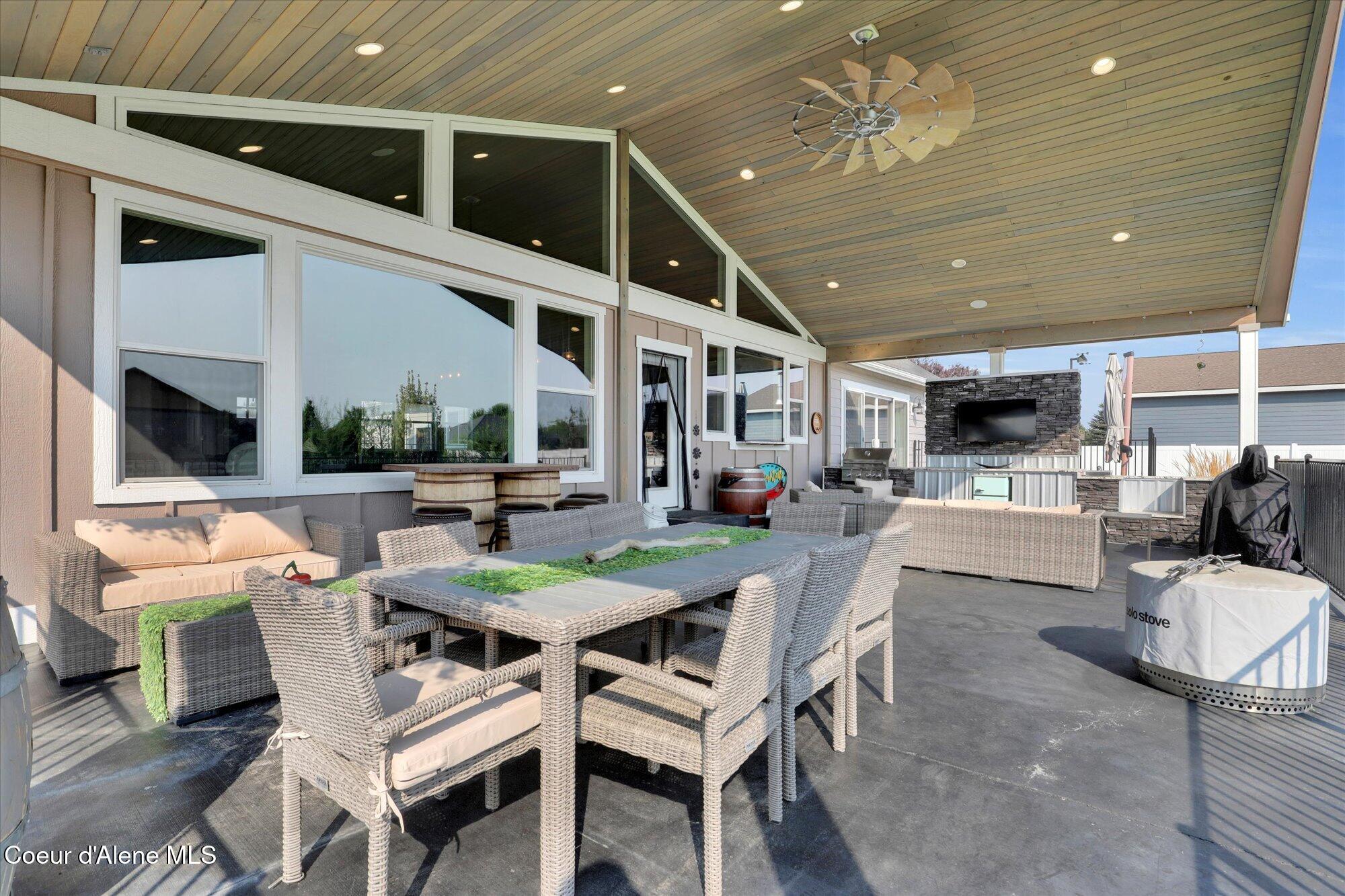 Post Falls, Idaho, 83854, United States, 5 Bedrooms Bedrooms, ,5 BathroomsBathrooms,Residential,For Sale,1981569