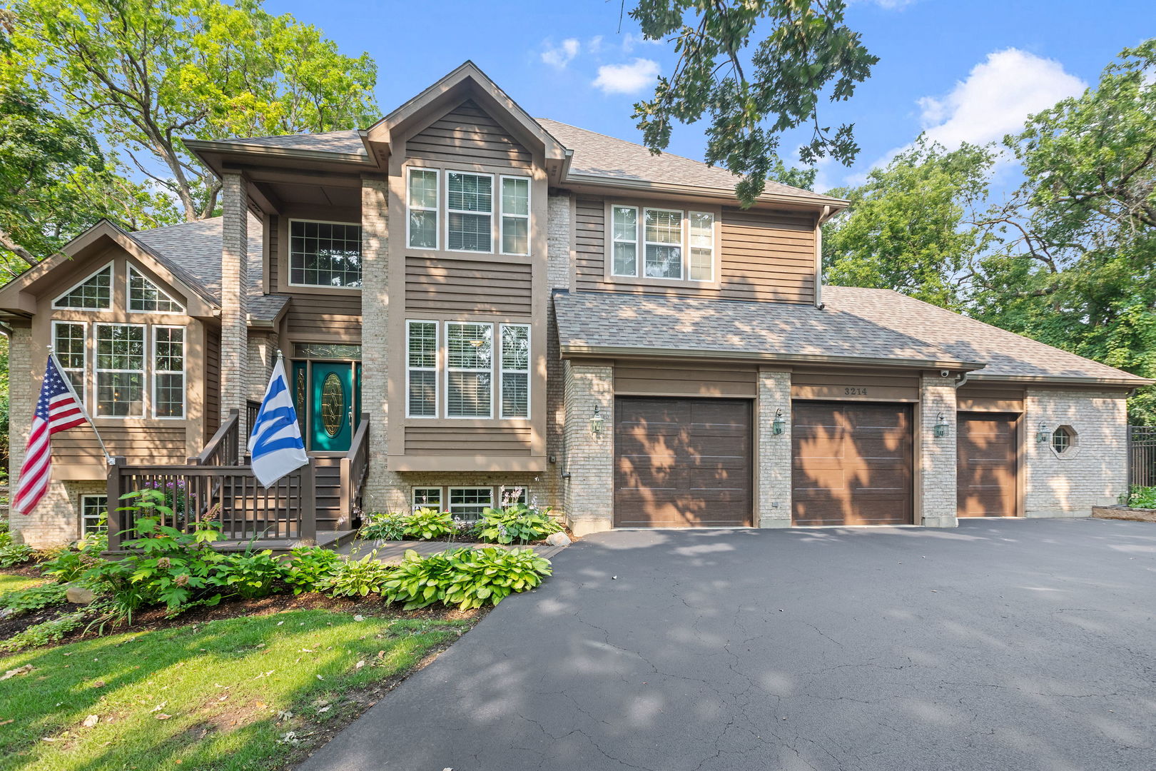 Spring Grove, Illinois, 60081, United States, 4 Bedrooms Bedrooms, ,4 BathroomsBathrooms,Residential,For Sale,1906702