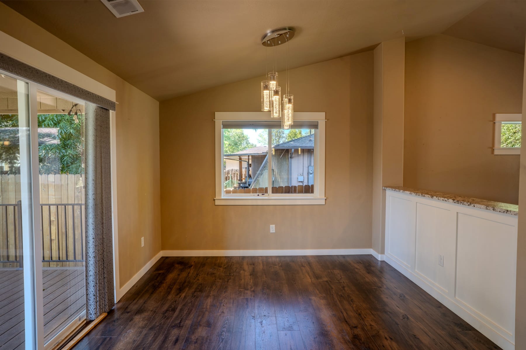  2196 Crestbrook Road Medford, OR 97504 - 物件實景