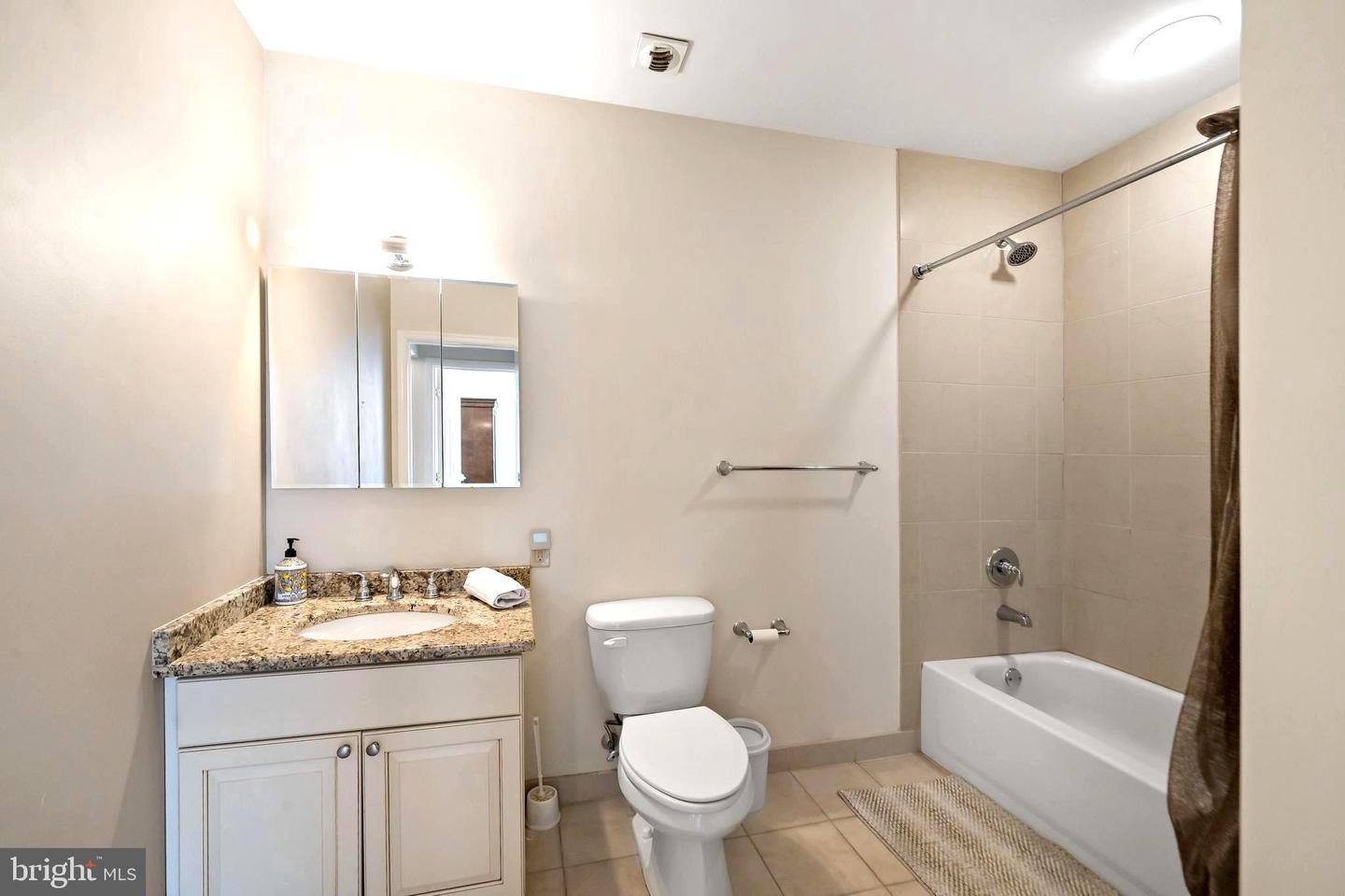 Philadelphia, Pennsylvania, 19103, United States, 2 Bedrooms Bedrooms, ,2 BathroomsBathrooms,Residential,For Sale,1901854