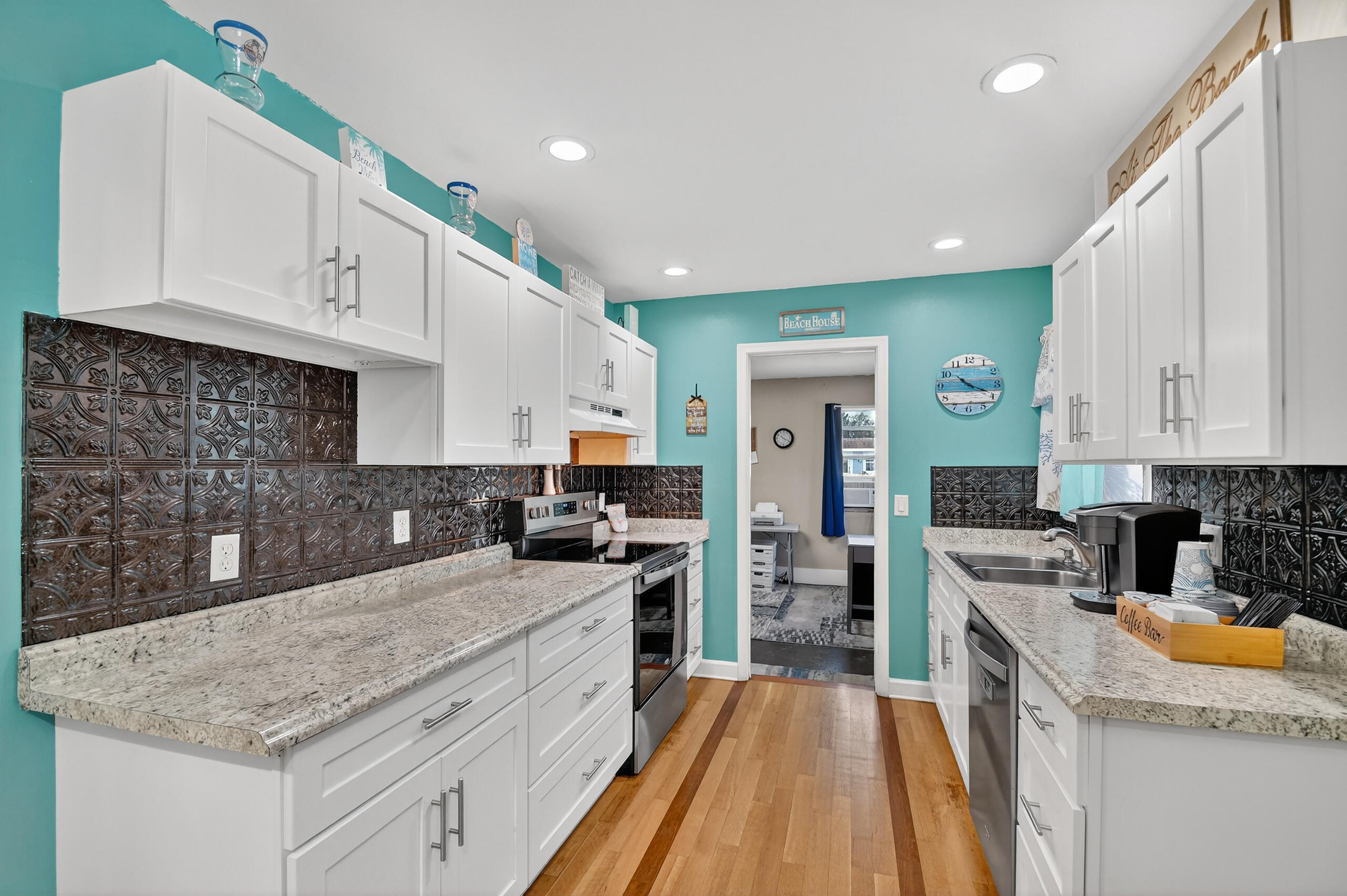 West Palm Beach, Florida, 33406, United States, 3 Bedrooms Bedrooms, ,2 BathroomsBathrooms,Residential,For Sale,1998393