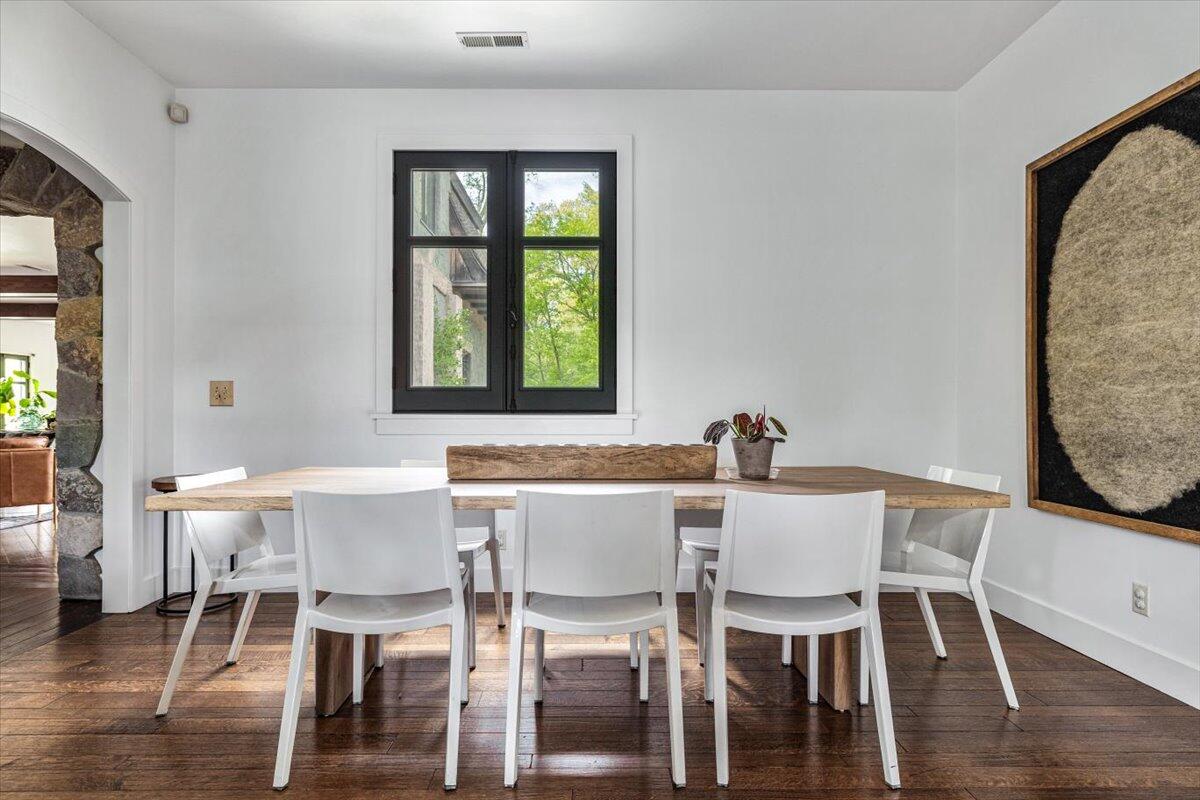 Michiana Shores, Indiana, 46360, United States, 5 Bedrooms Bedrooms, ,4 BathroomsBathrooms,Residential,For Sale,1949684