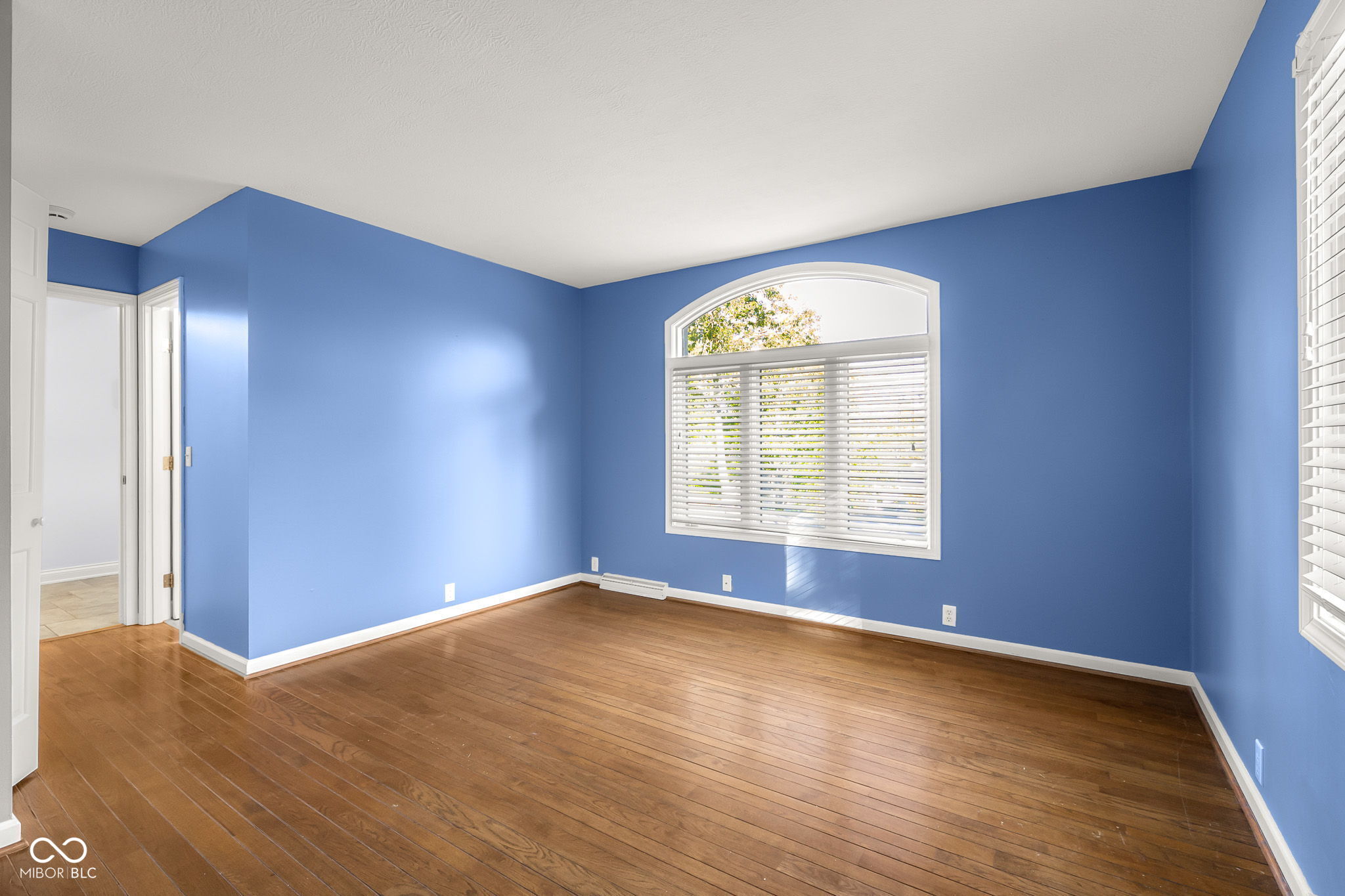 Columbus, Indiana, 47201, United States, 5 Bedrooms Bedrooms, ,6 BathroomsBathrooms,Residential,For Sale,1982008