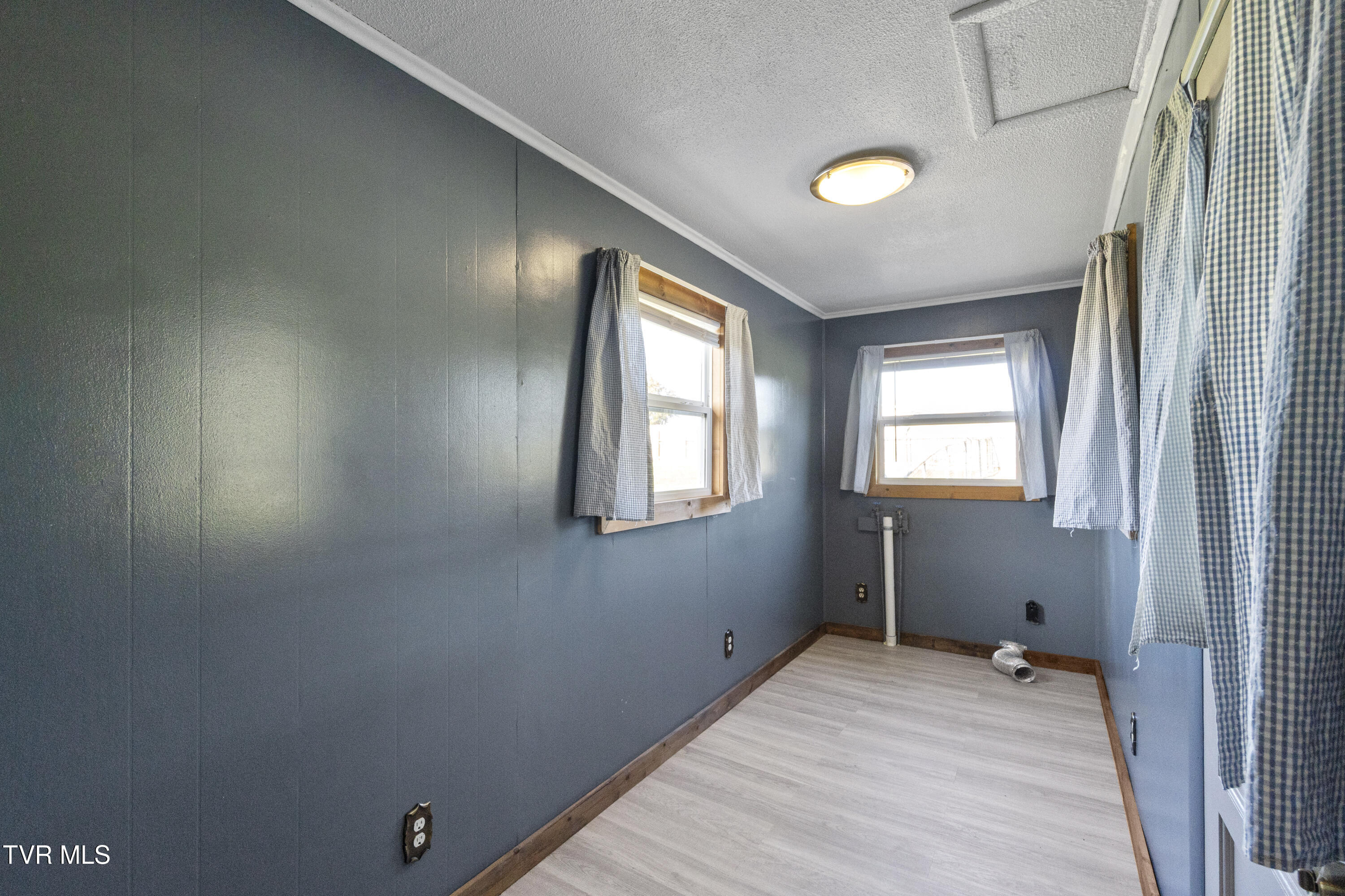 Greeneville, Tennessee, 37743, United States, 3 Bedrooms Bedrooms, ,2 BathroomsBathrooms,Residential,For Sale,1982221