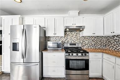 South Gate, California, 90280, United States, 2 Bedrooms Bedrooms, ,2 BathroomsBathrooms,Residential,For Sale,1904304